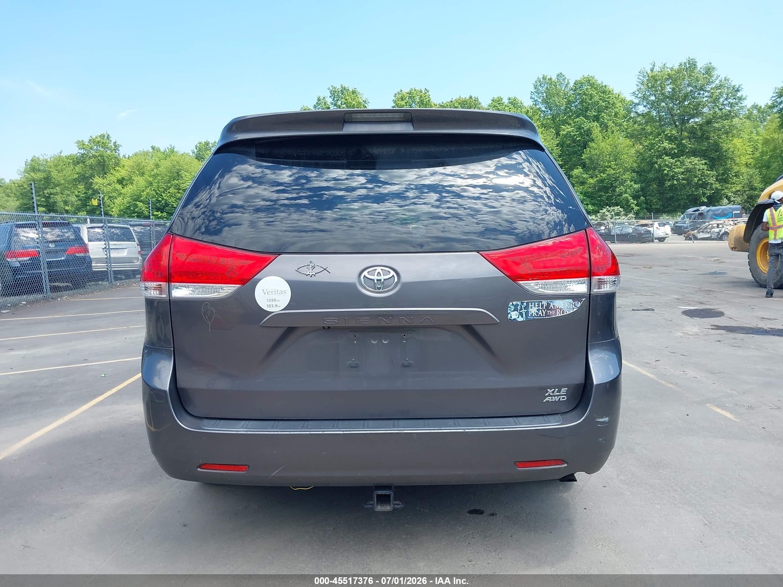 2014 Toyota Sienna Xle 7 Passenger Gray vin: 5TDDK3DC2ES089768