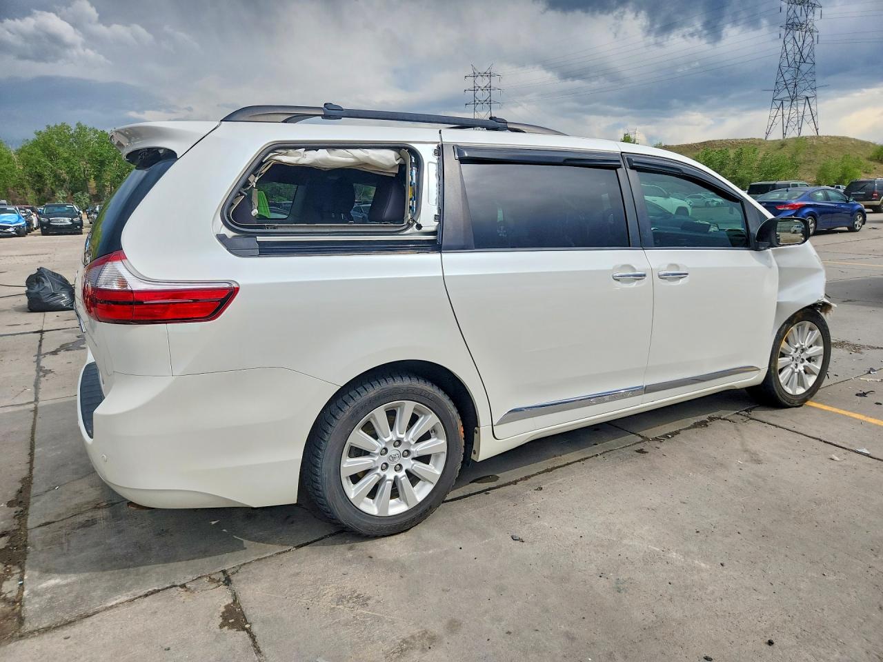 2015 Toyota Sienna Limited 7-passenger White vin: 5TDDK3DC2FS095250
