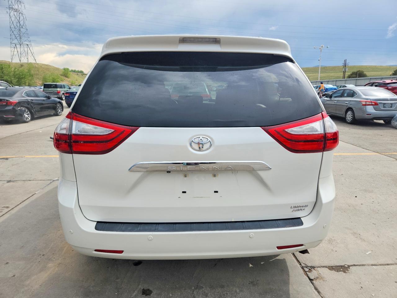 2015 Toyota Sienna Limited 7-passenger White vin: 5TDDK3DC2FS095250