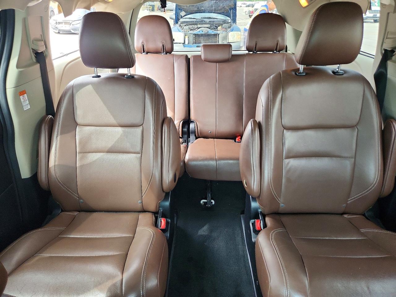 2015 Toyota Sienna Limited 7-passenger White vin: 5TDDK3DC2FS095250