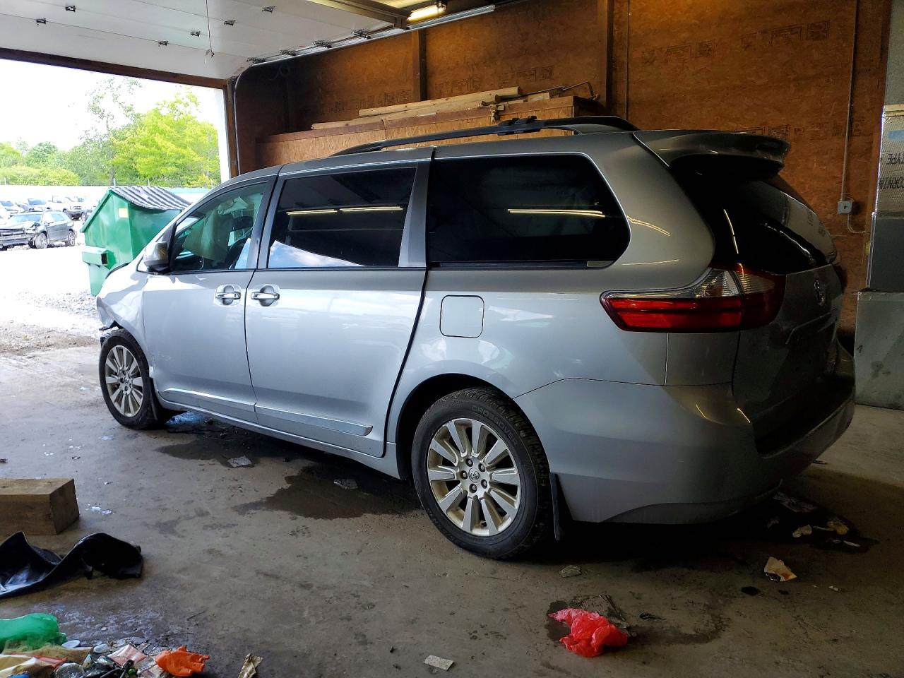 2015 Toyota Sienna Xle 7-passenger Silver vin: 5TDDK3DC2FS097564