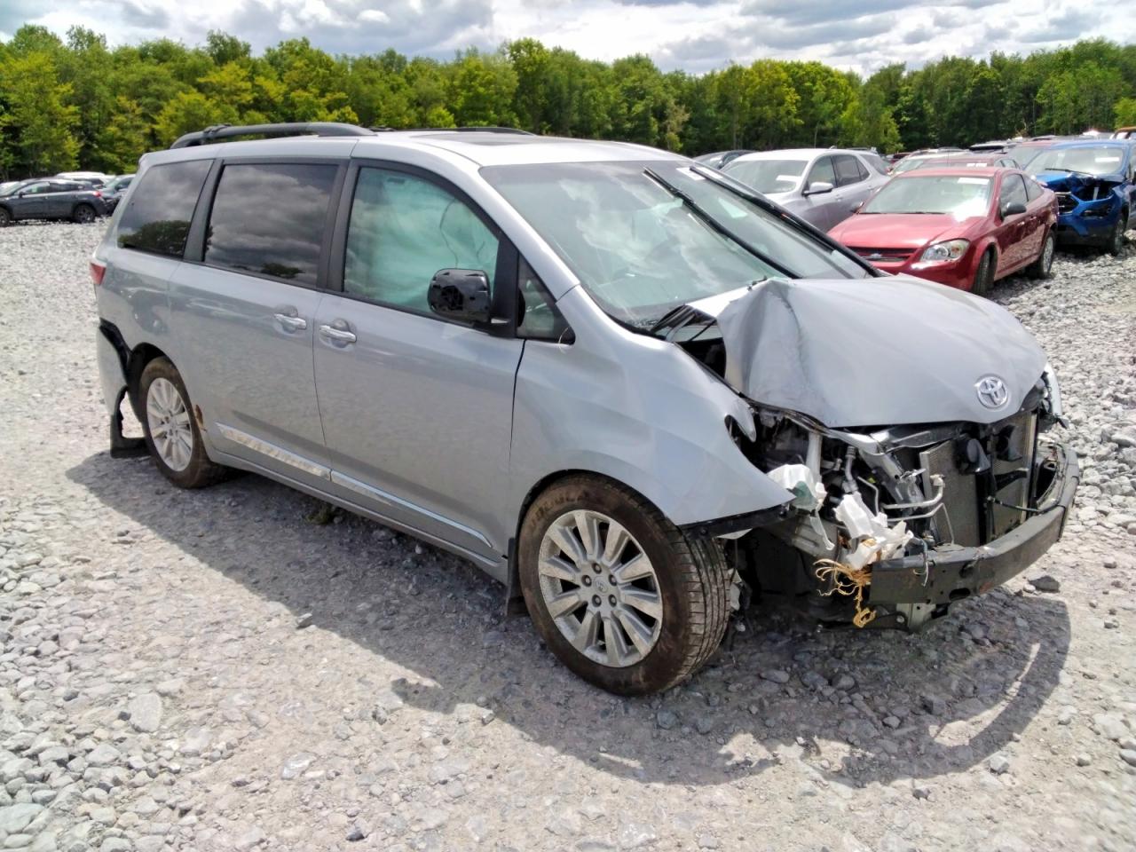 2015 Toyota Sienna Xle 7-passenger Silver vin: 5TDDK3DC2FS097564