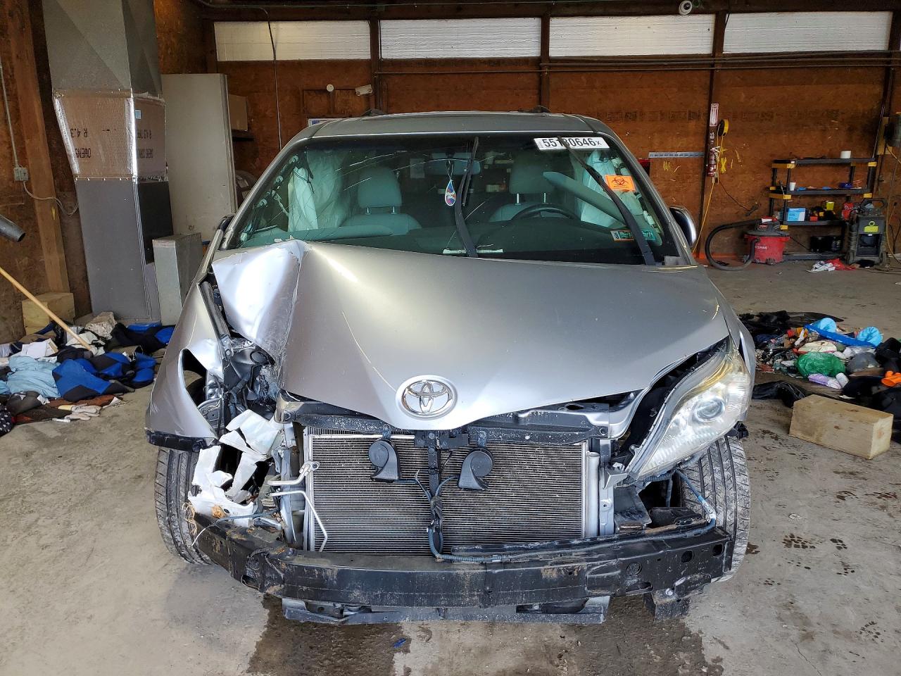 2015 Toyota Sienna Xle 7-passenger Silver vin: 5TDDK3DC2FS097564