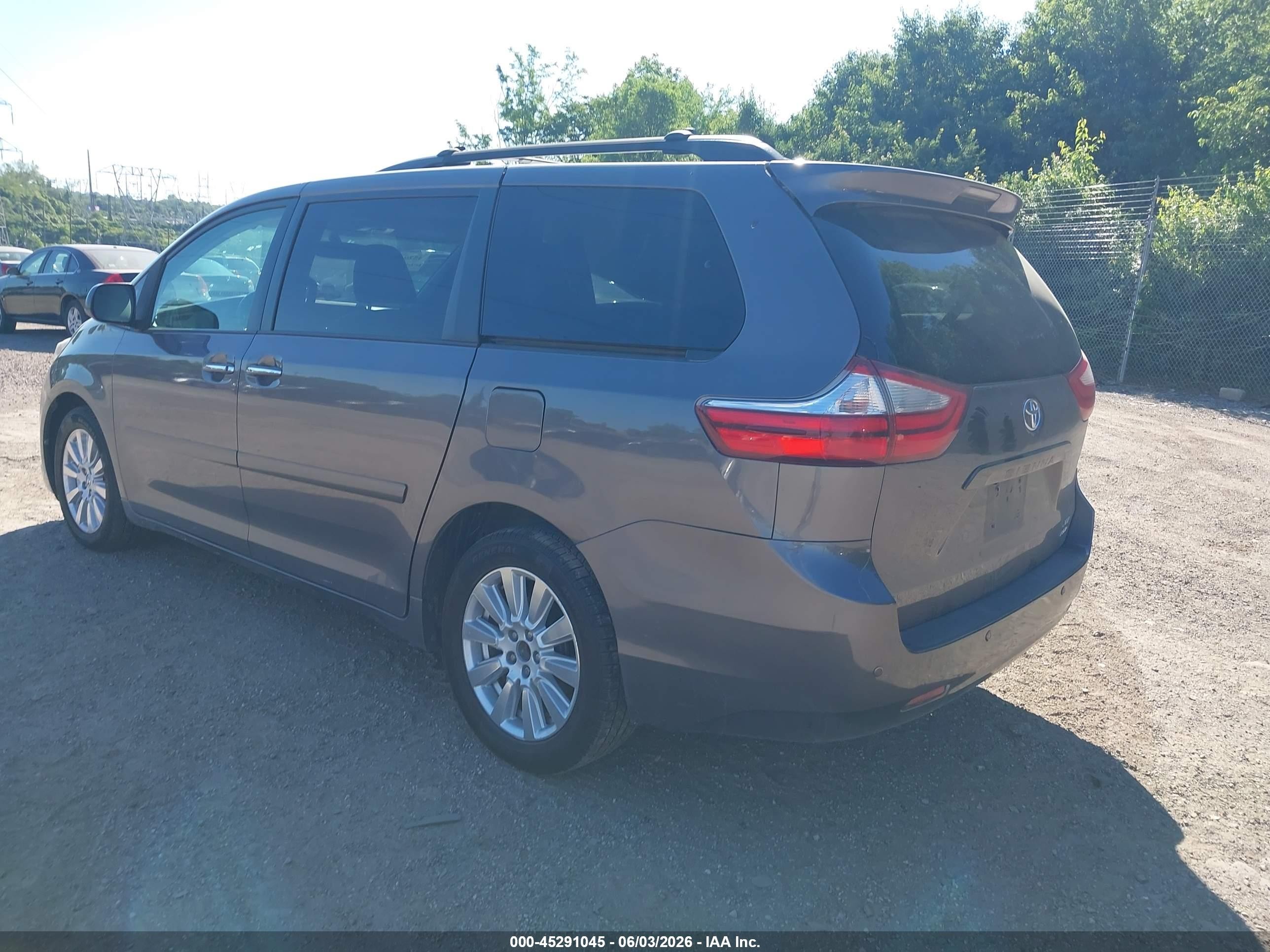 2015 Toyota Sienna Xle Premium 7 Passenger Gray vin: 5TDDK3DC2FS116842