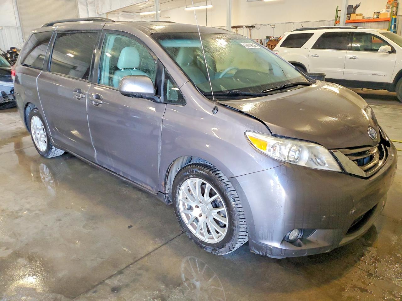 2011 Toyota Sienna Xle 7-passenger Gray vin: 5TDDK3DC3BS014606
