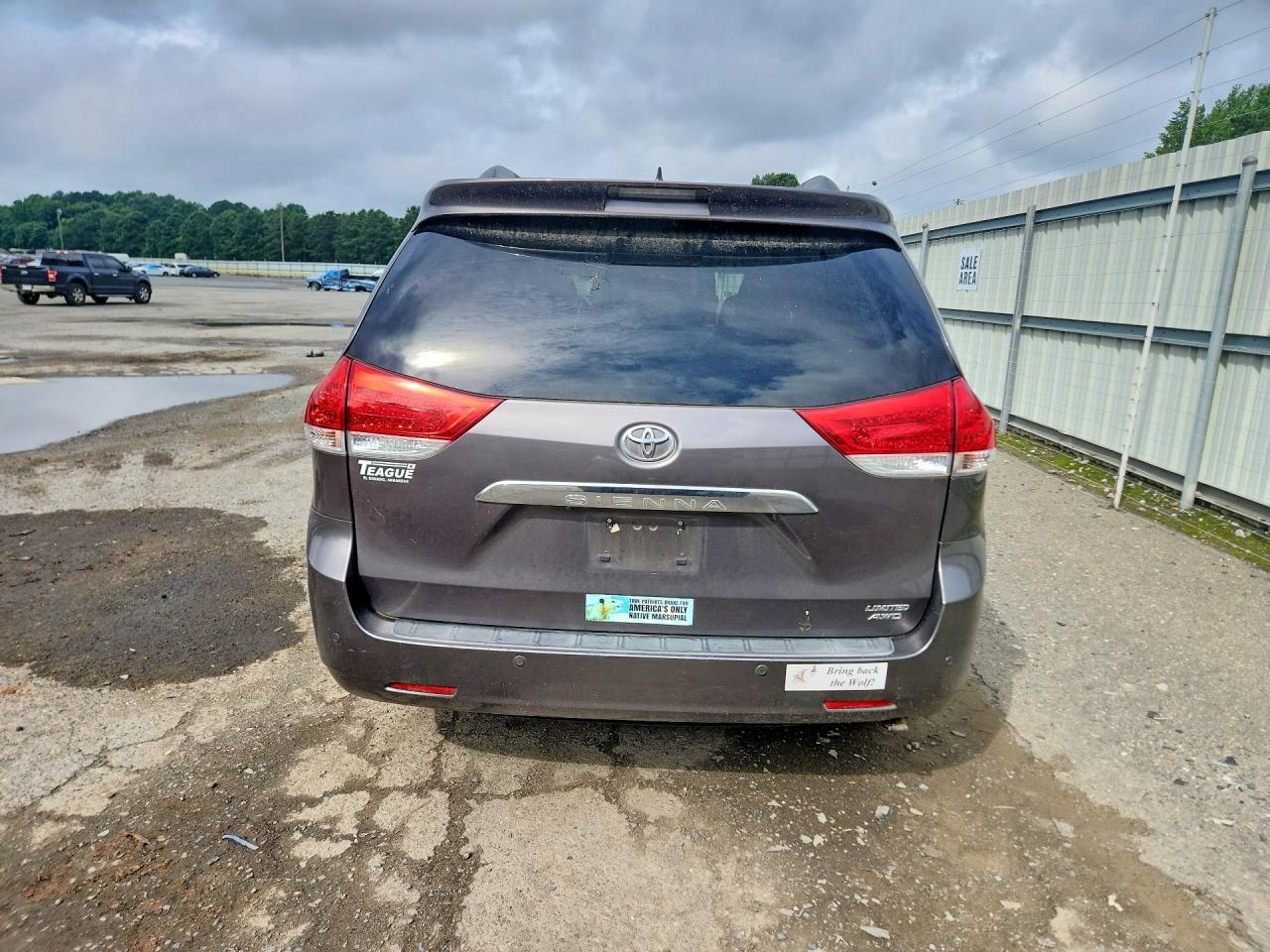 2011 Toyota Sienna Limited 7-passenger Gray vin: 5TDDK3DC3BS023113