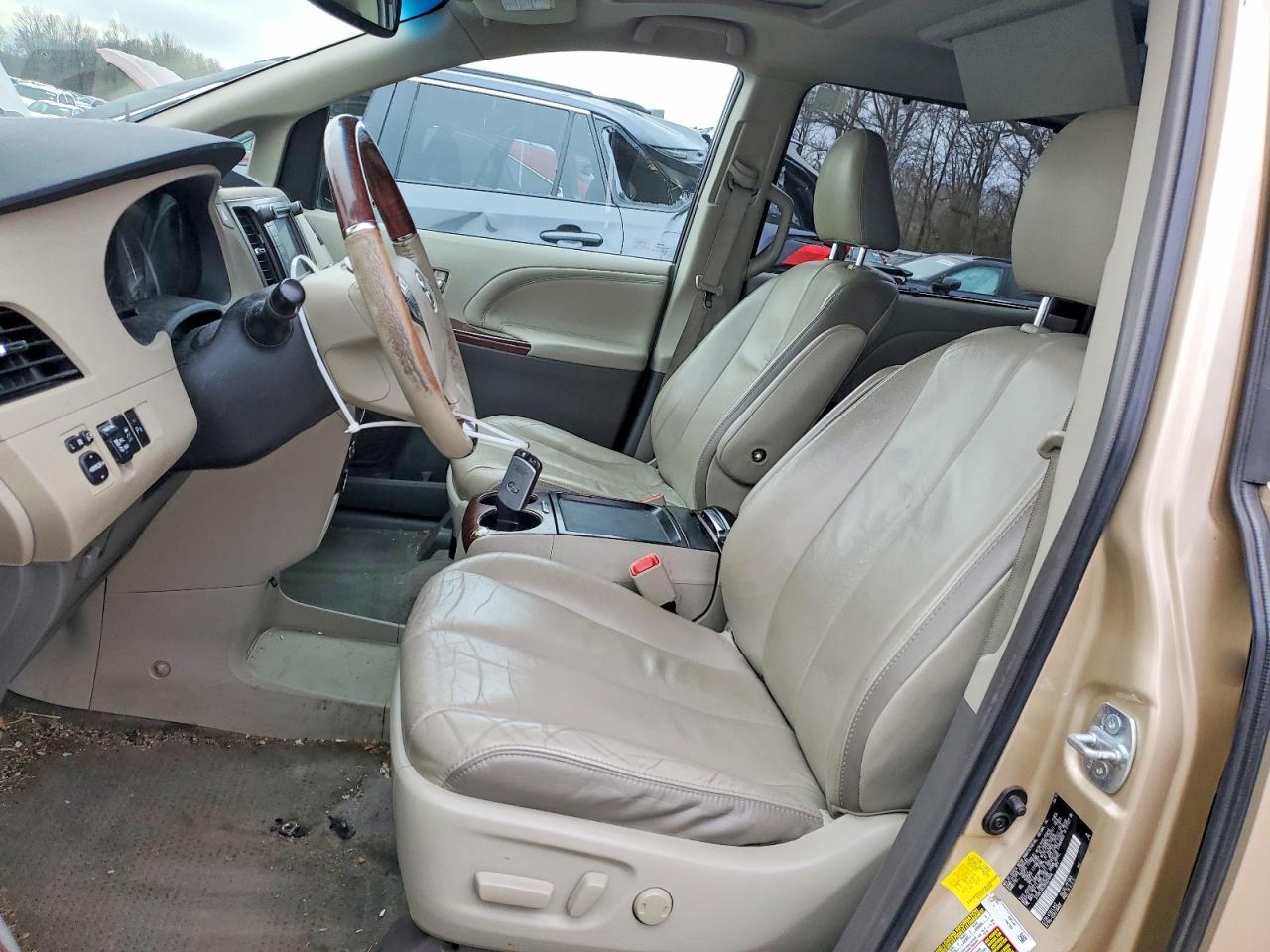 2011 Toyota Sienna Limited 7-passenger Tan vin: 5TDDK3DC3BS024844