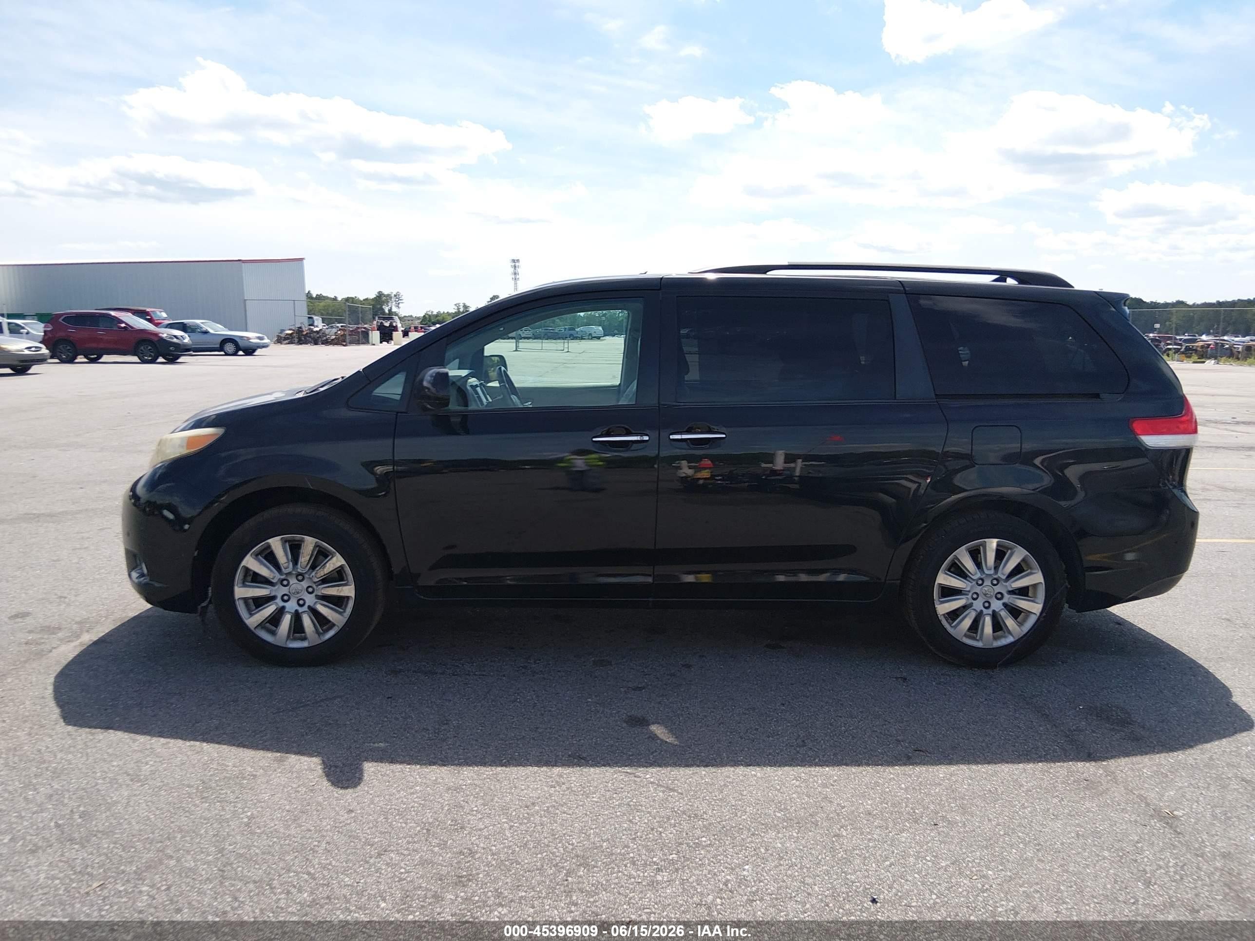 2011 Toyota Sienna Limited Черный vin: 5TDDK3DC3BS024956