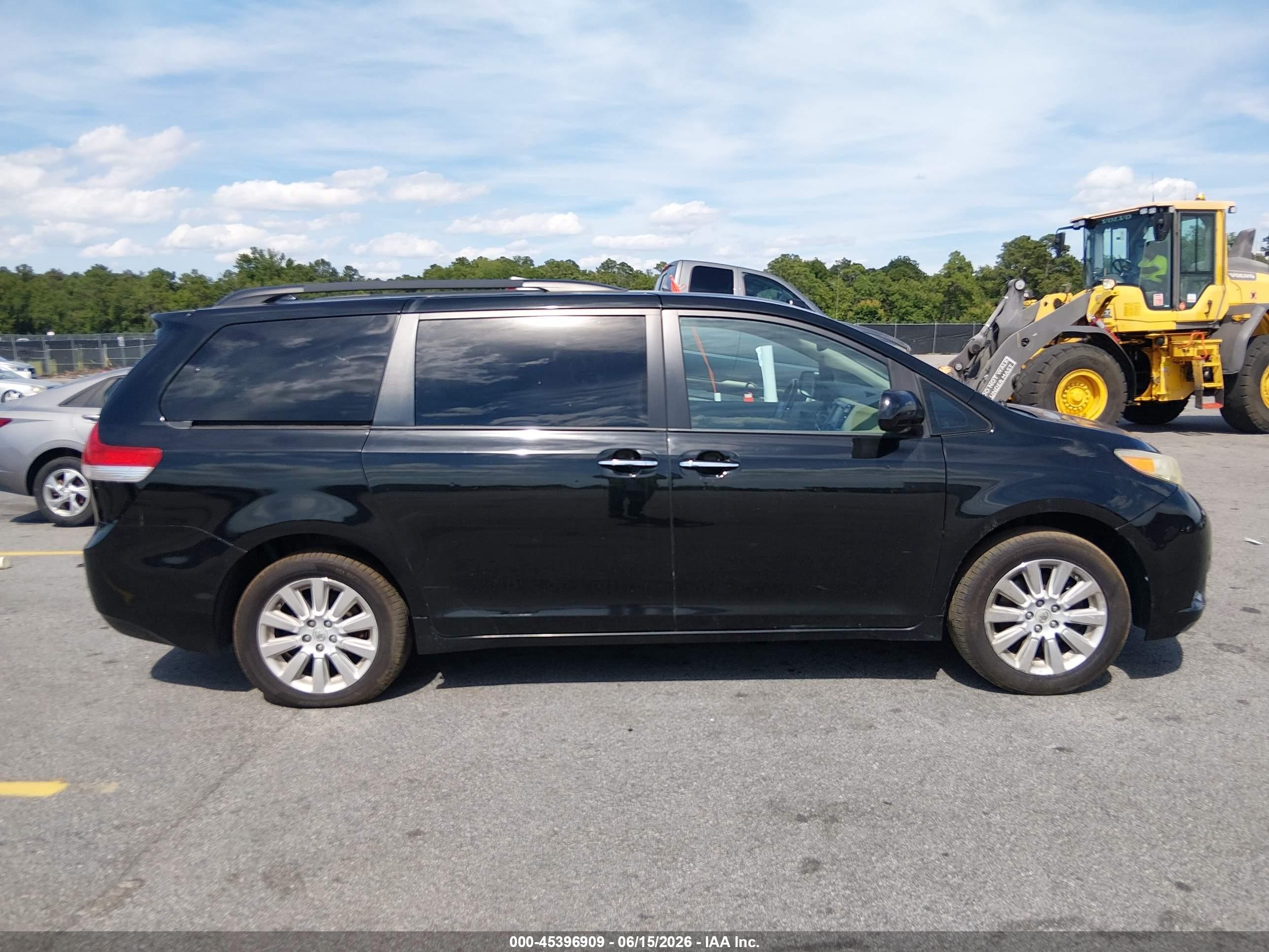 2011 Toyota Sienna Limited Черный vin: 5TDDK3DC3BS024956