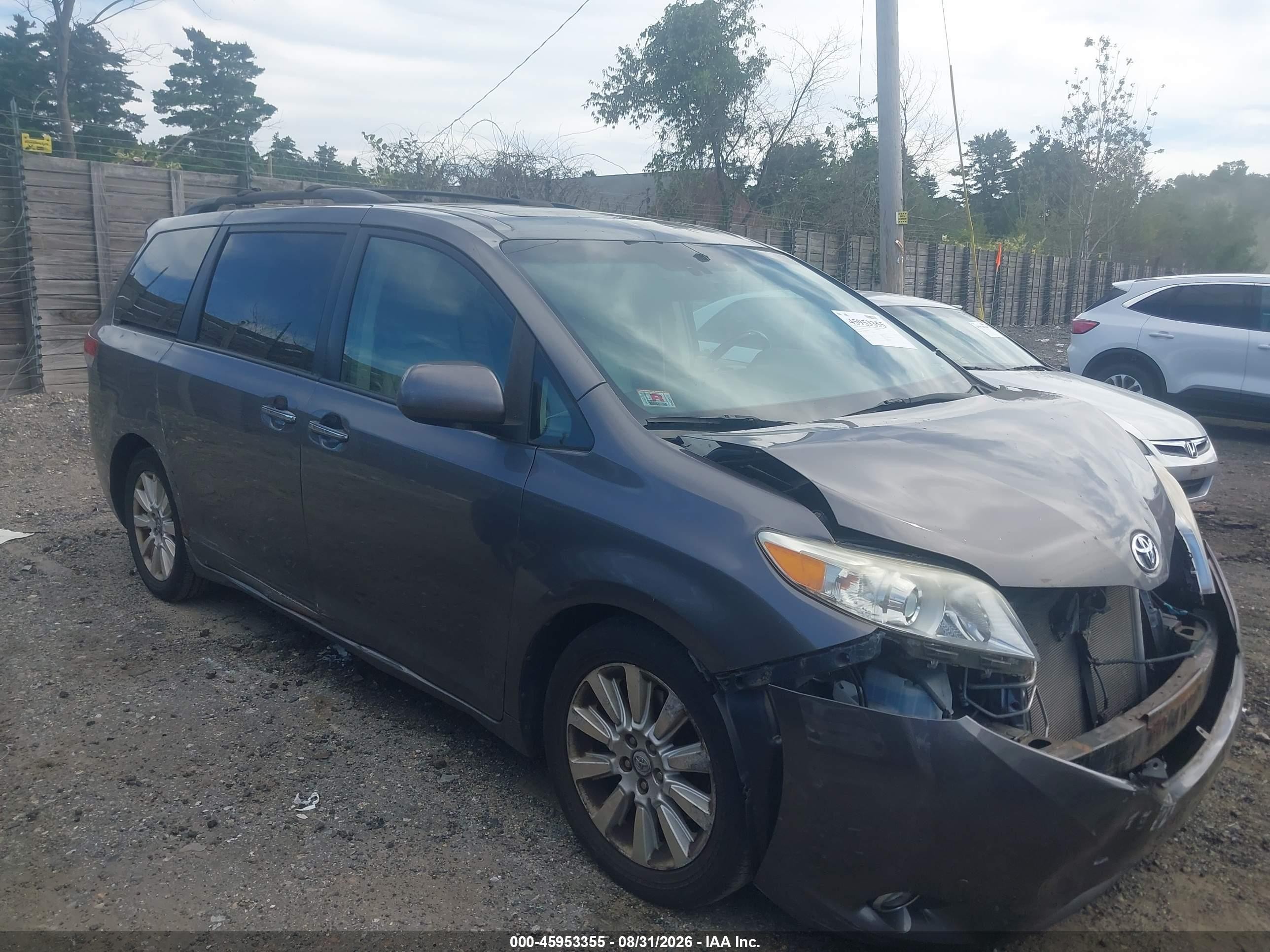 2011 Toyota Sienna Limited Gray vin: 5TDDK3DC3BS029297