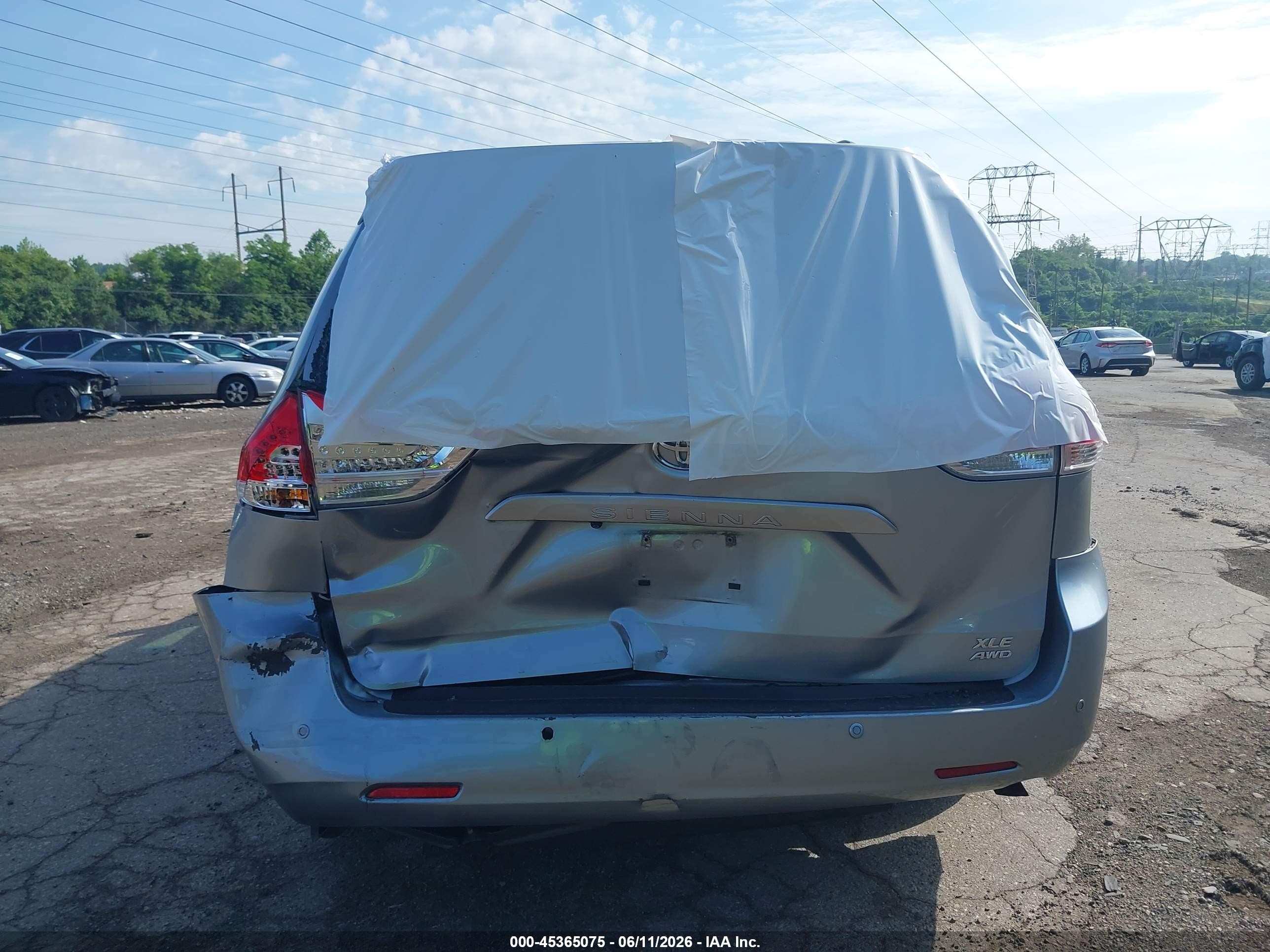 2012 Toyota Sienna Xle 7 Passenger Silver vin: 5TDDK3DC3CS031424