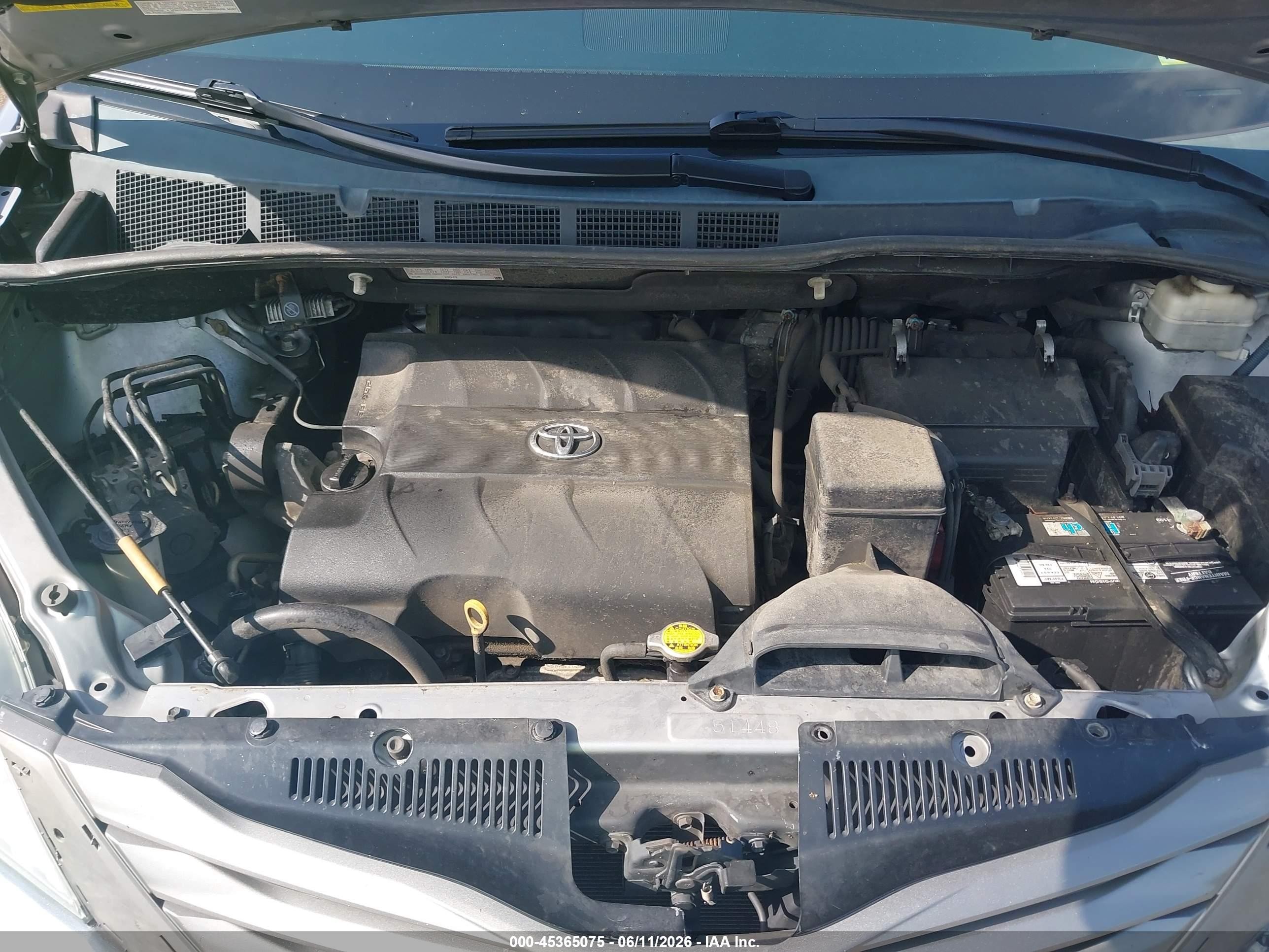 2012 Toyota Sienna Xle 7 Passenger Silver vin: 5TDDK3DC3CS031424