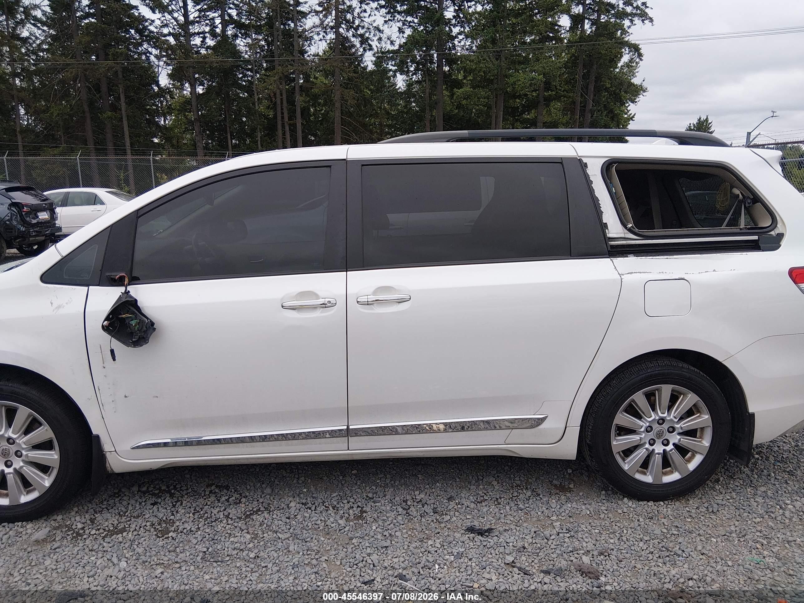 2012 Toyota Sienna Limited 7 Passenger White vin: 5TDDK3DC3CS032153