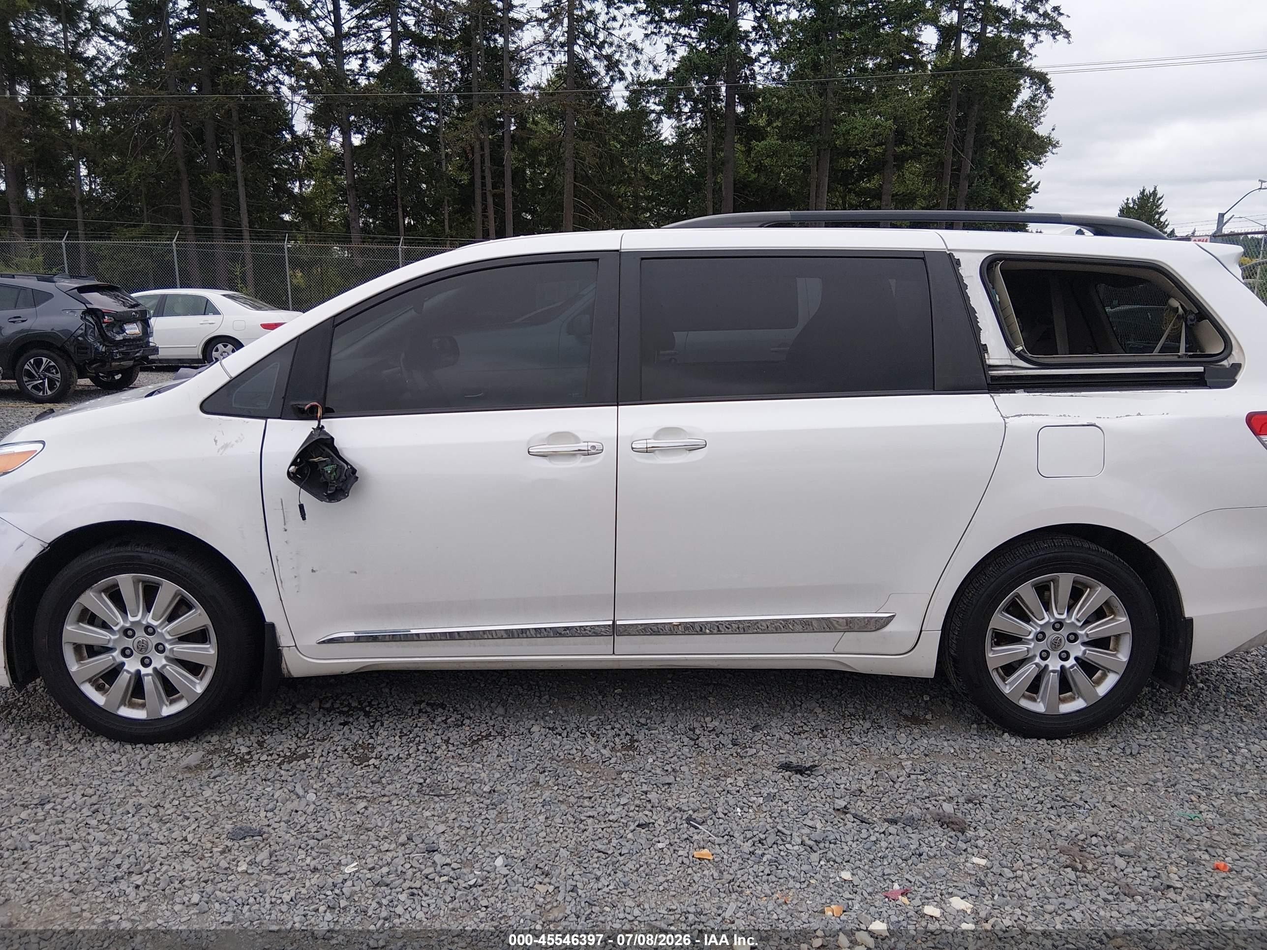 2012 Toyota Sienna Limited 7 Passenger White vin: 5TDDK3DC3CS032153