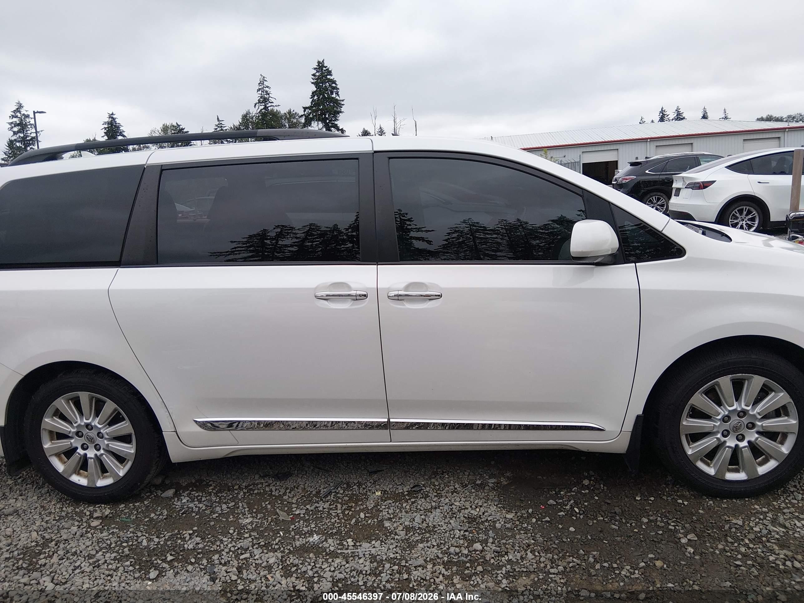 2012 Toyota Sienna Limited 7 Passenger White vin: 5TDDK3DC3CS032153