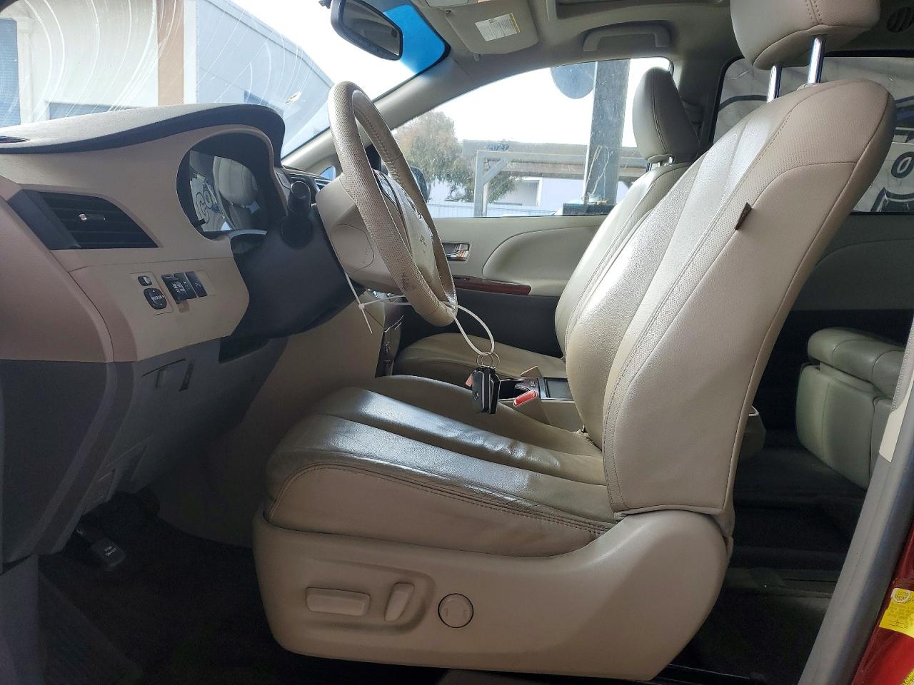 2012 Toyota Sienna Xle 7-passenger Бордовый vin: 5TDDK3DC3CS048823