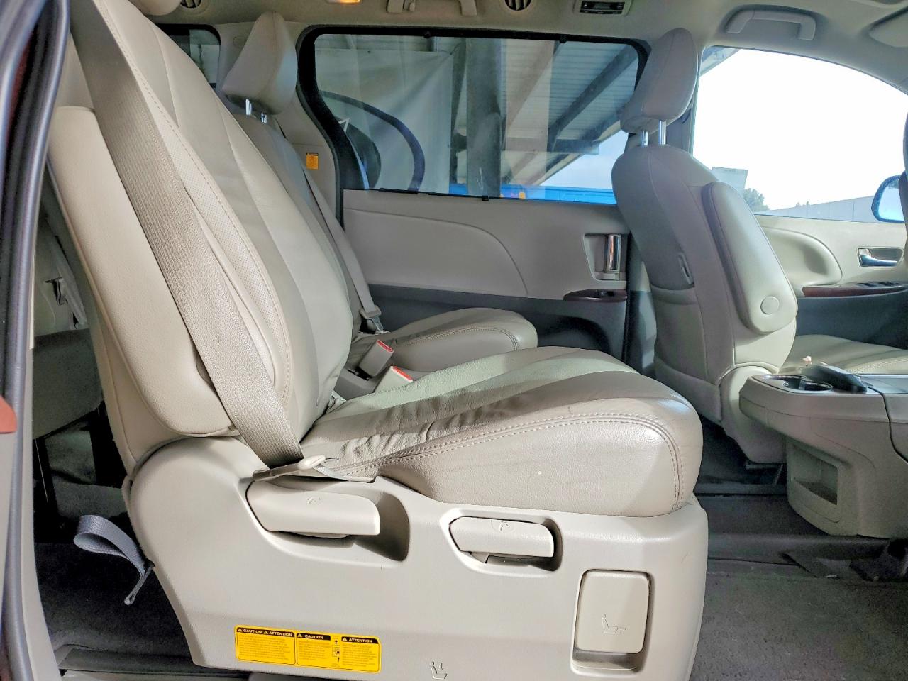 2012 Toyota Sienna Xle 7-passenger Бордовый vin: 5TDDK3DC3CS048823