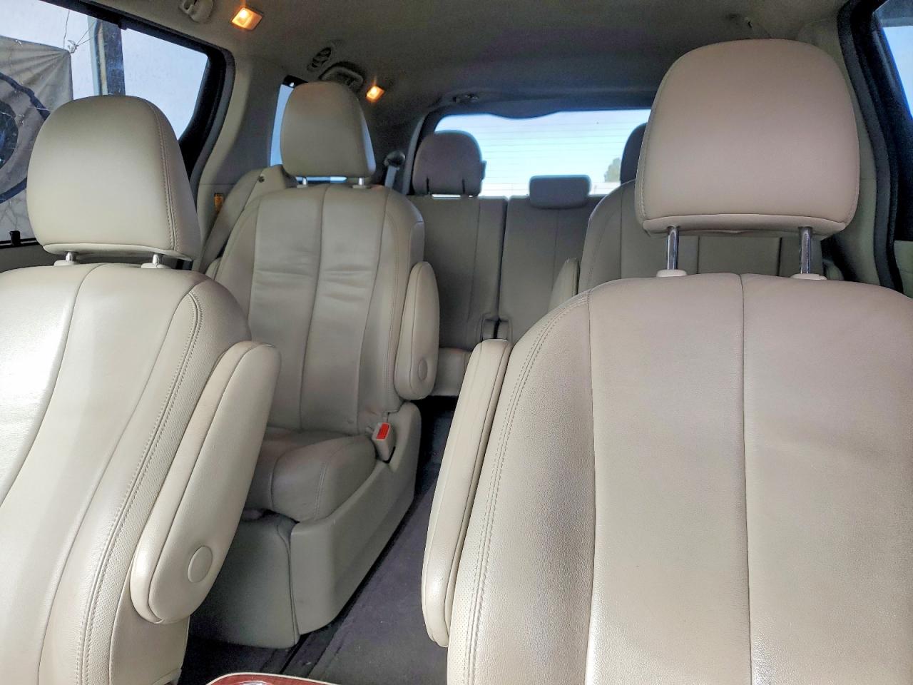 2012 Toyota Sienna Xle 7-passenger Бордовый vin: 5TDDK3DC3CS048823