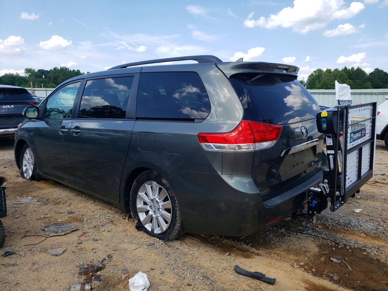 2013 Toyota Sienna Limited 7-passenger Green vin: 5TDDK3DC3DS052131