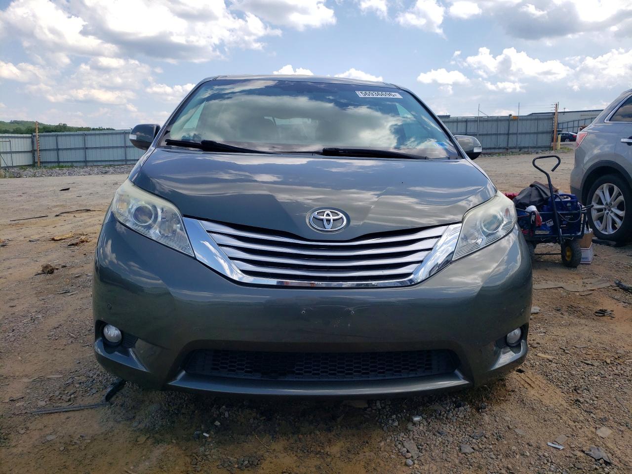 2013 Toyota Sienna Limited 7-passenger Green vin: 5TDDK3DC3DS052131