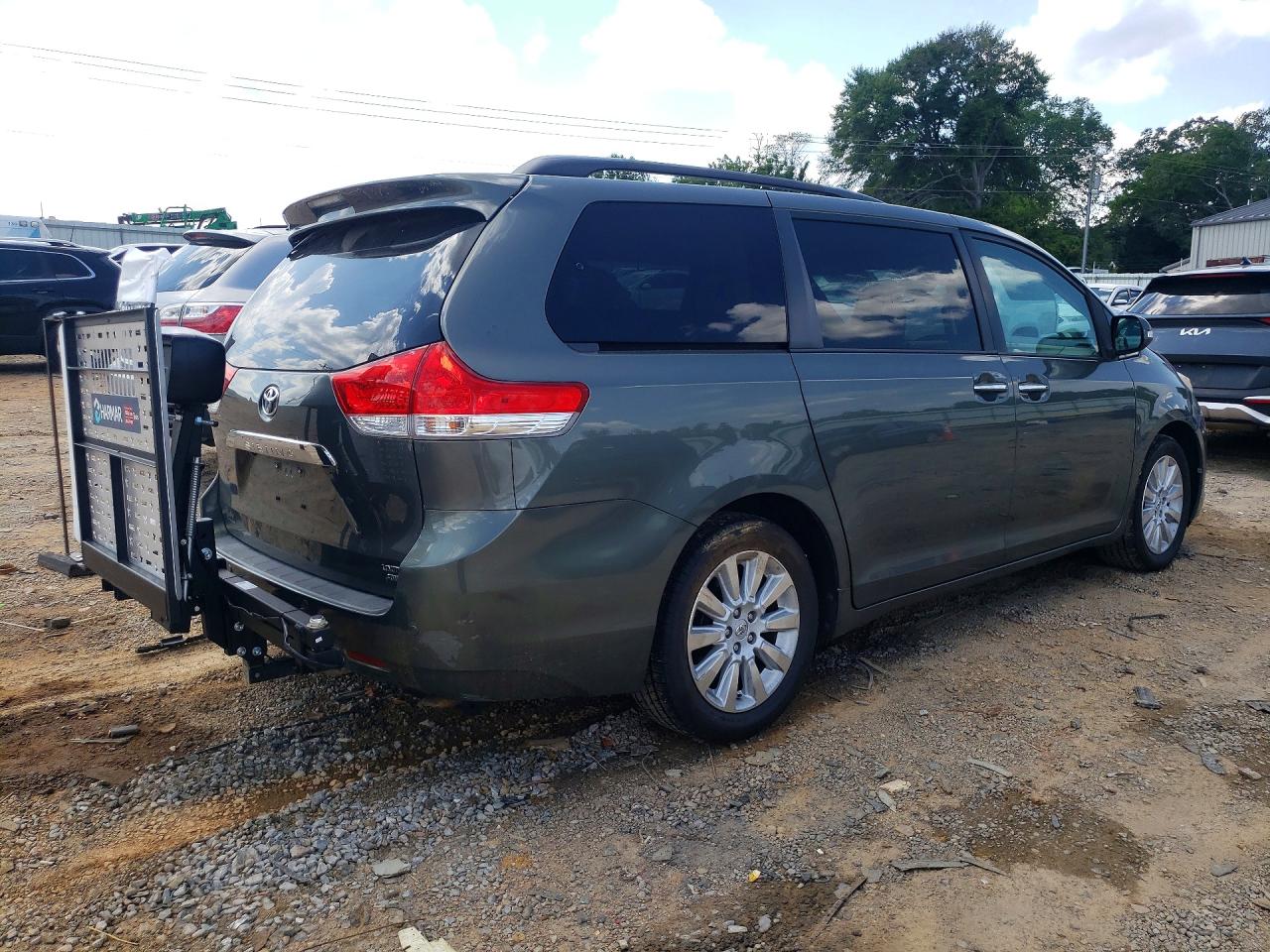 2013 Toyota Sienna Limited 7-passenger Green vin: 5TDDK3DC3DS052131