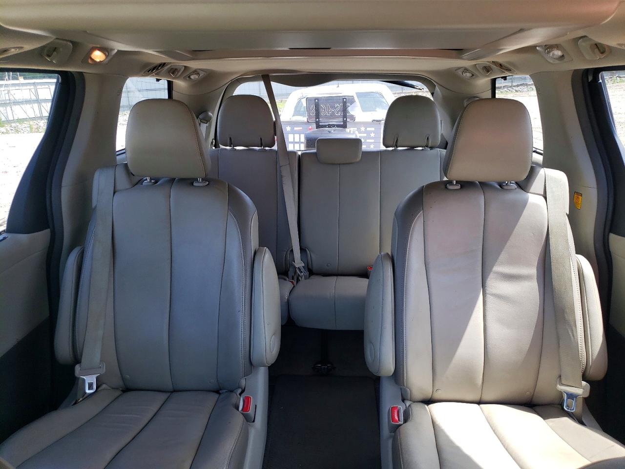 2013 Toyota Sienna Limited 7-passenger Green vin: 5TDDK3DC3DS052131