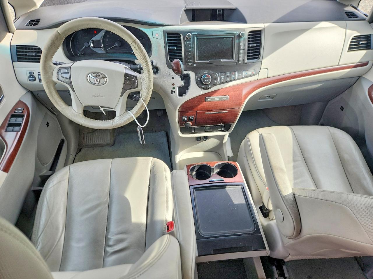 2013 Toyota Sienna Xle 7-passenger Серебряный vin: 5TDDK3DC3DS057913