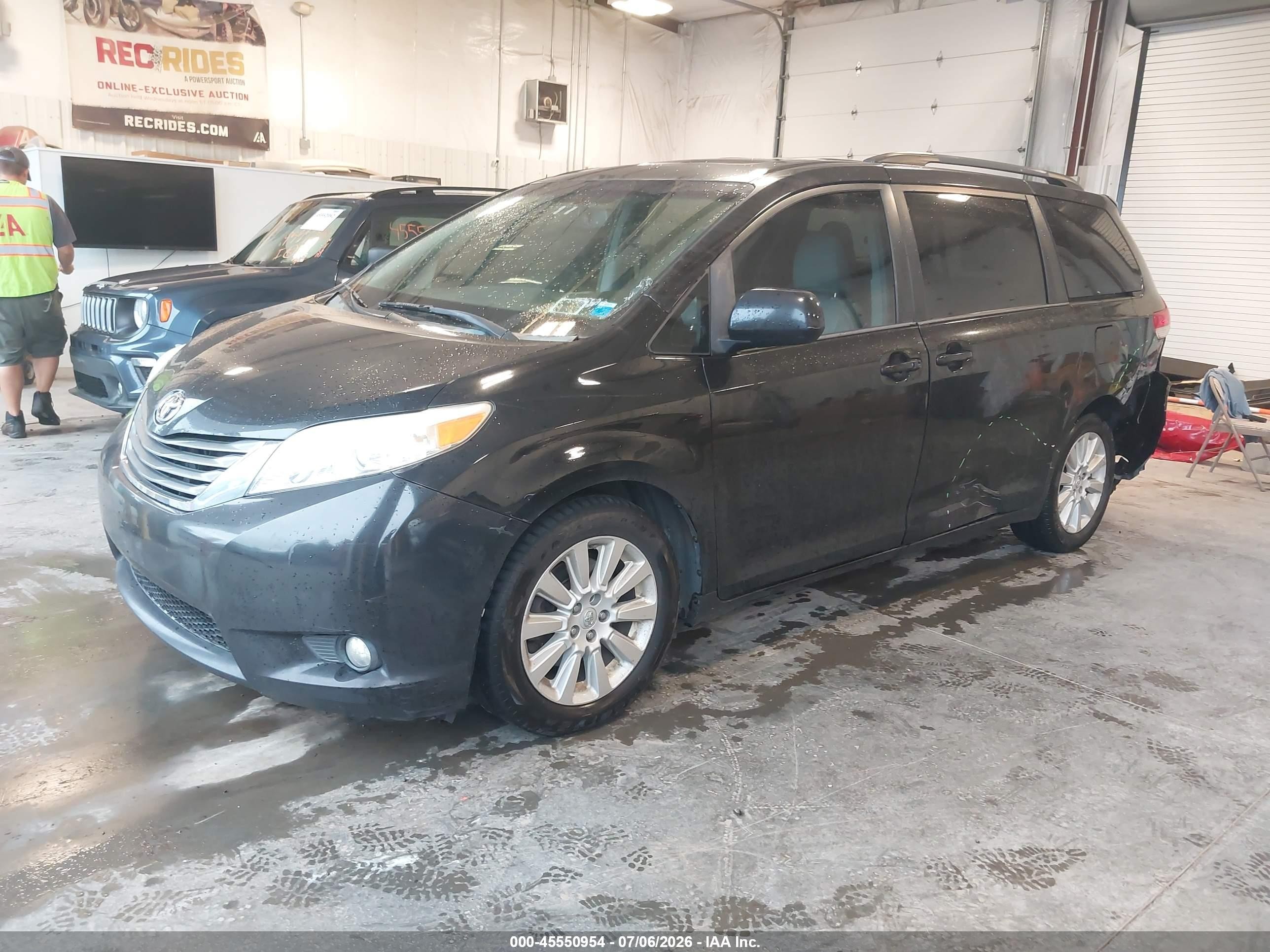 2013 Toyota Sienna Xle 7 Passenger Black vin: 5TDDK3DC3DS066692
