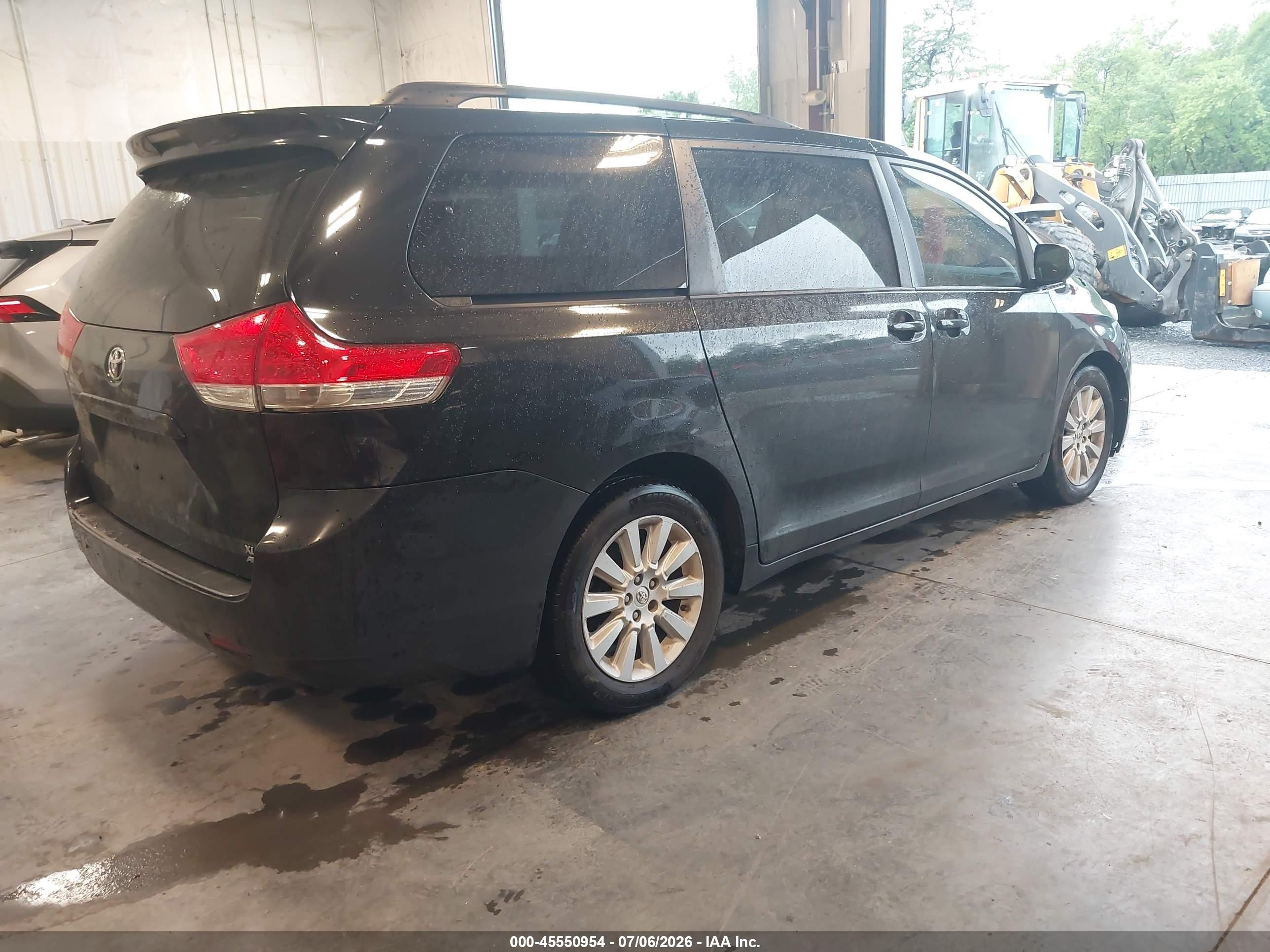 2013 Toyota Sienna Xle 7 Passenger Black vin: 5TDDK3DC3DS066692