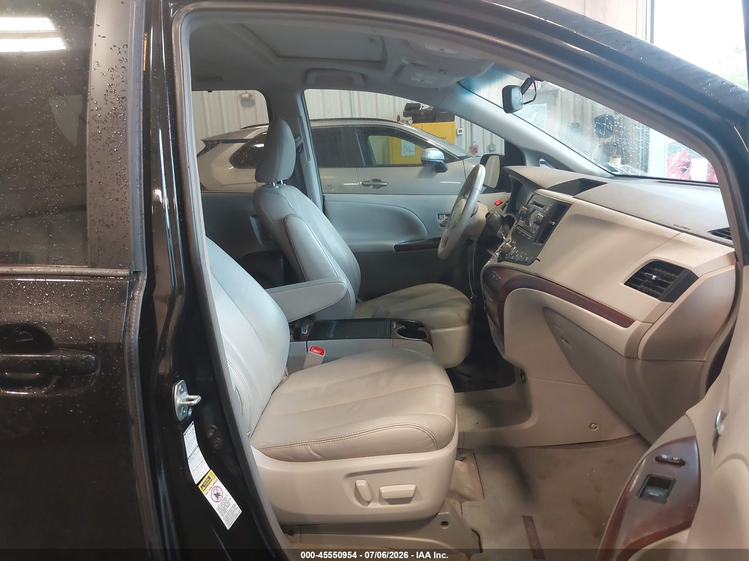 2013 Toyota Sienna Xle 7 Passenger Black vin: 5TDDK3DC3DS066692
