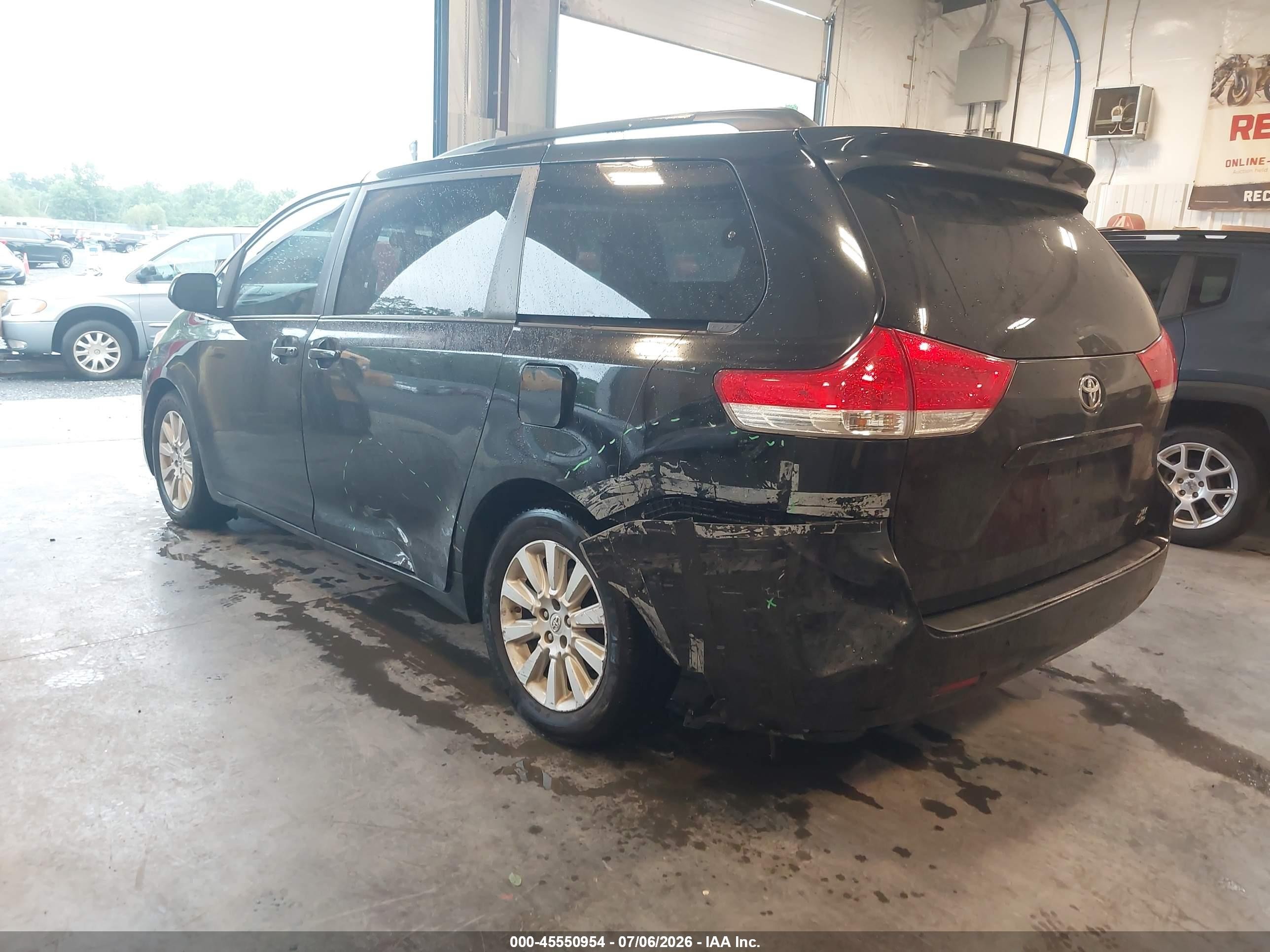 2013 Toyota Sienna Xle 7 Passenger Black vin: 5TDDK3DC3DS066692