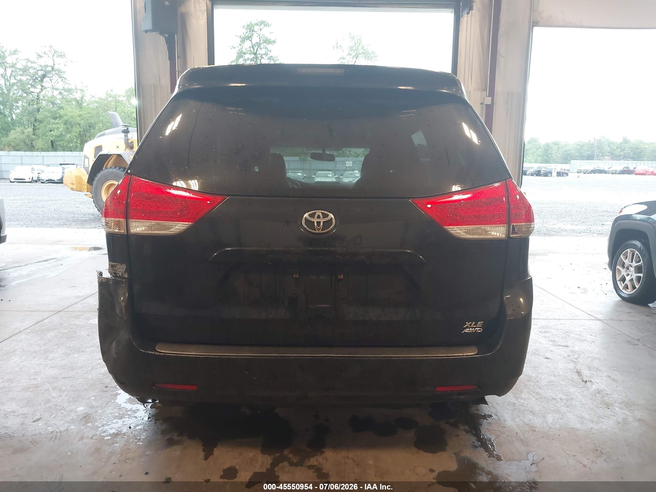 2013 Toyota Sienna Xle 7 Passenger Black vin: 5TDDK3DC3DS066692