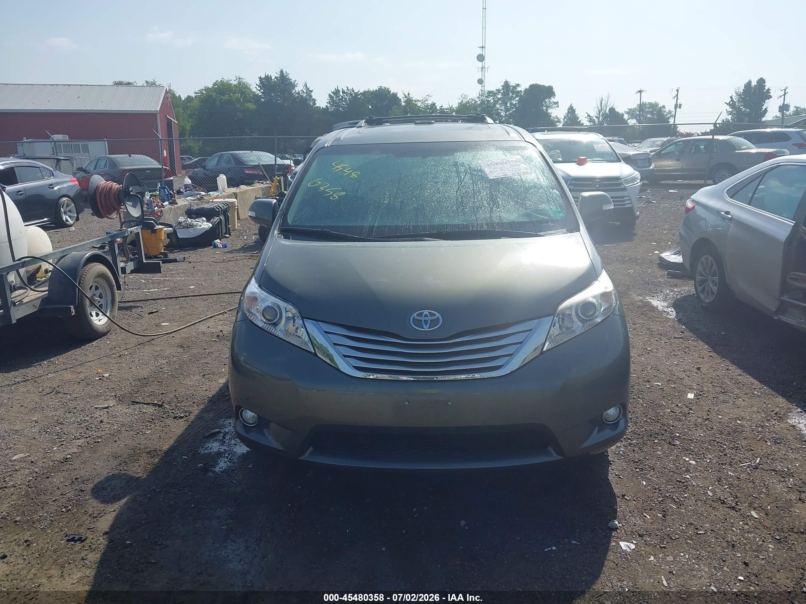 2013 Toyota Sienna Limited 7 Passenger Gray vin: 5TDDK3DC3DS068619