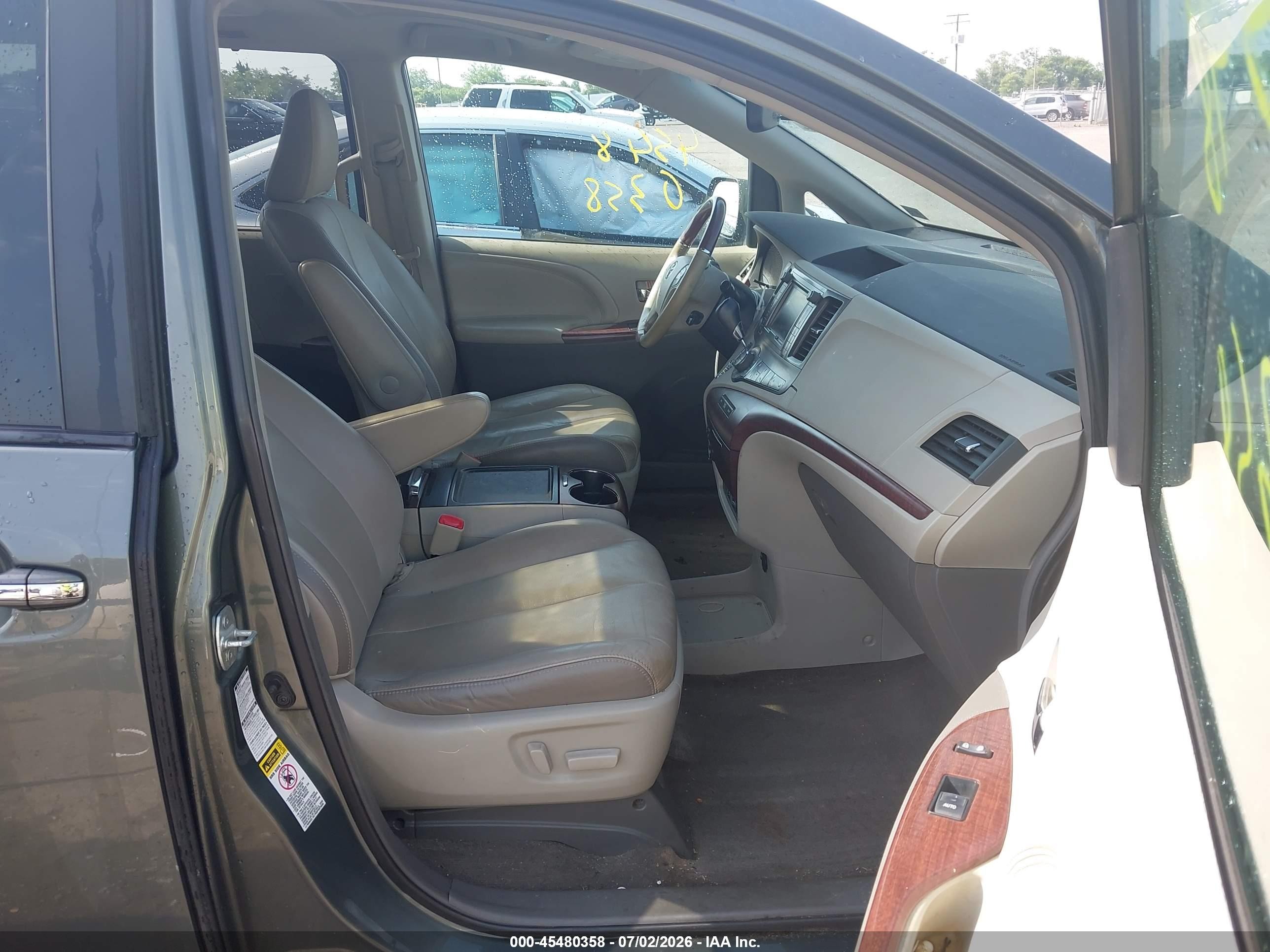 2013 Toyota Sienna Limited 7 Passenger Gray vin: 5TDDK3DC3DS068619
