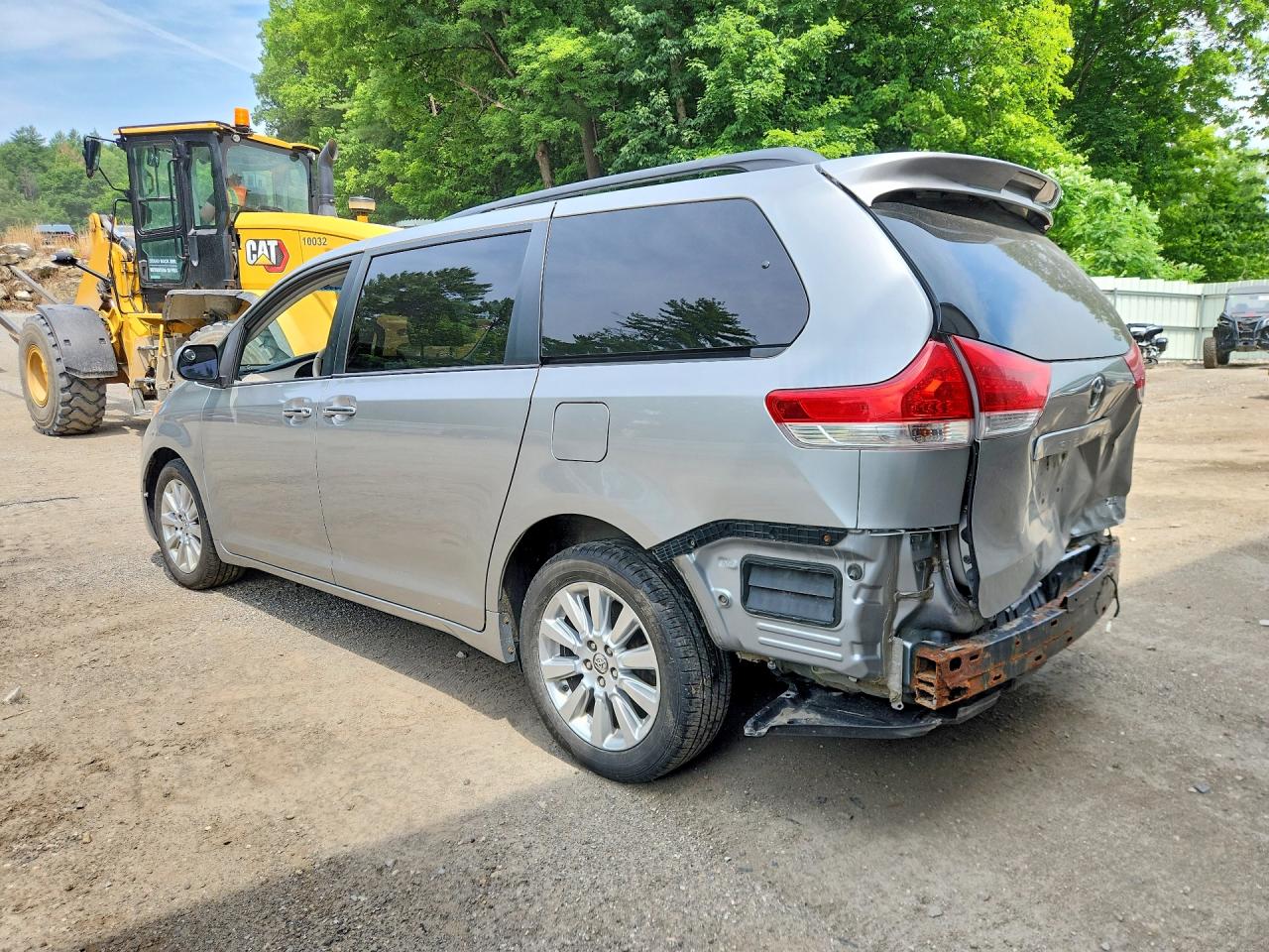 2014 Toyota Sienna Xle 7-passenger Silver vin: 5TDDK3DC3ES073692