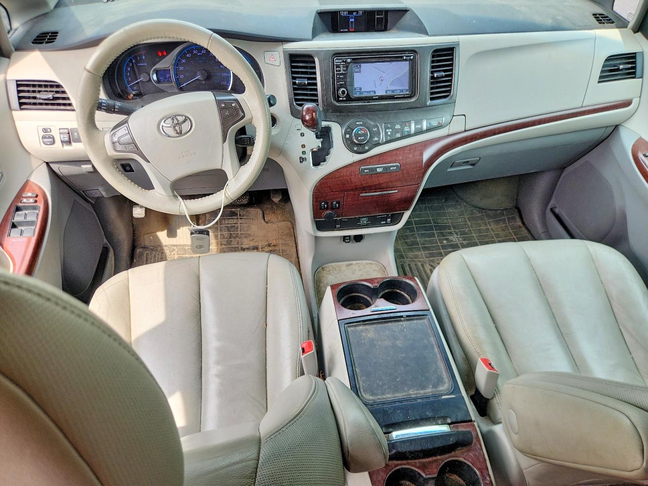 2014 Toyota Sienna Xle 7-passenger Silver vin: 5TDDK3DC3ES073692