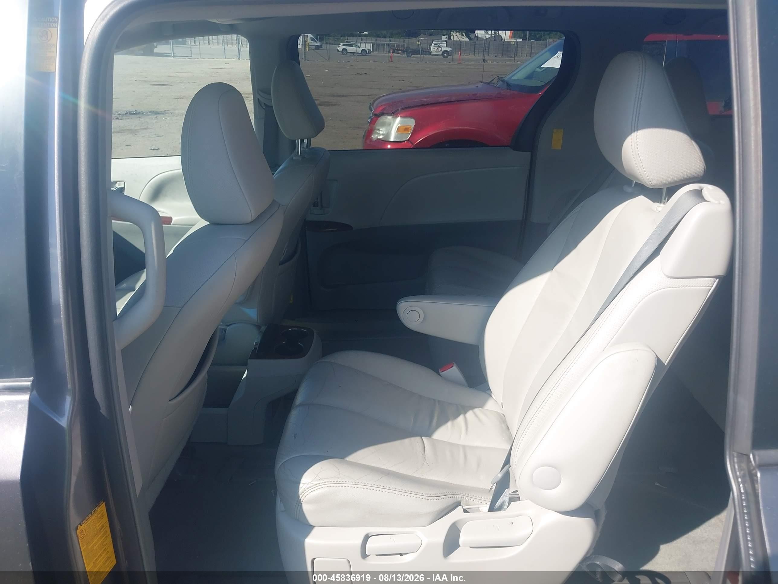 2014 Toyota Sienna Xle 7 Passenger Gold vin: 5TDDK3DC3ES086121