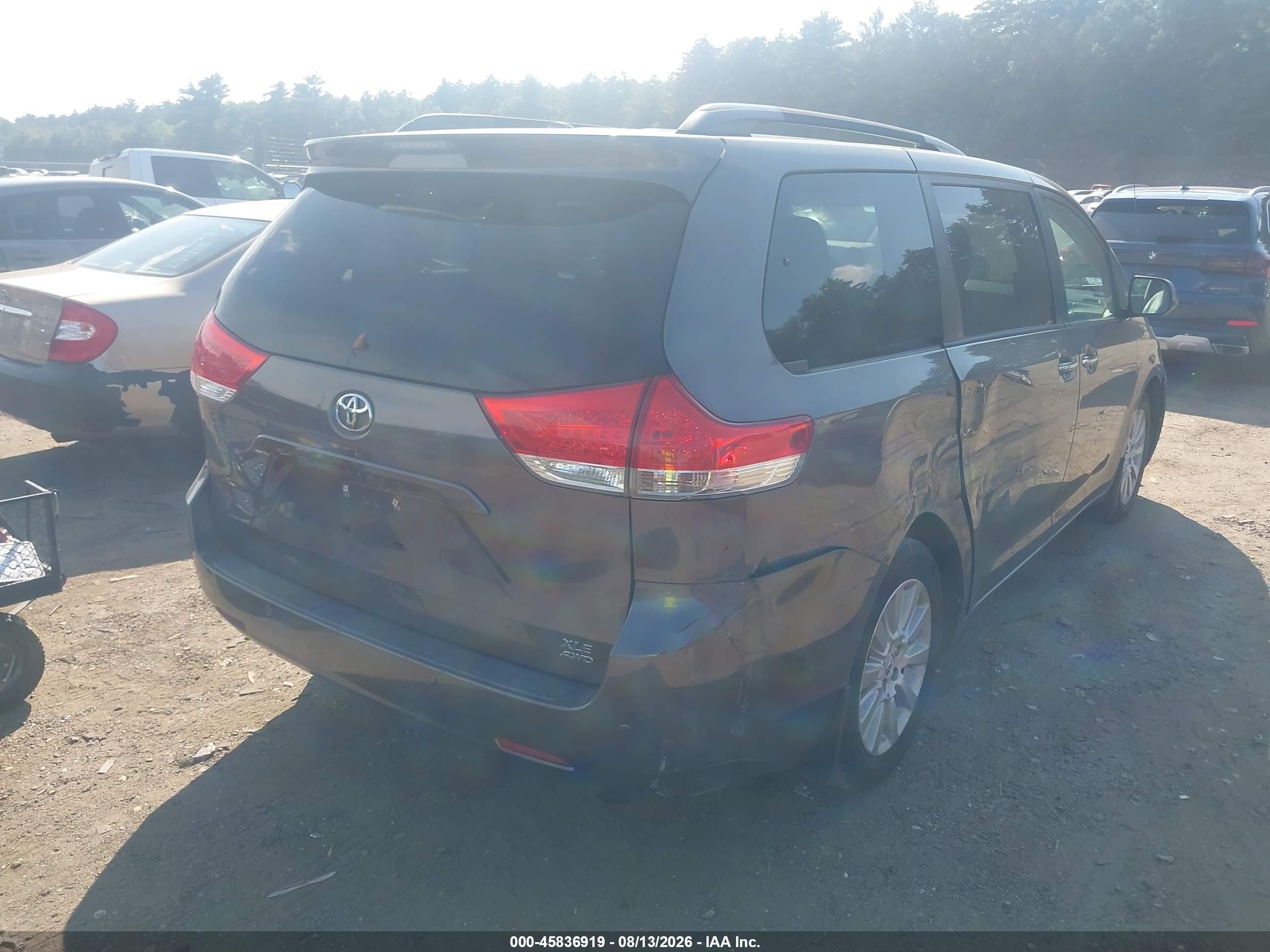 2014 Toyota Sienna Xle 7 Passenger Gold vin: 5TDDK3DC3ES086121