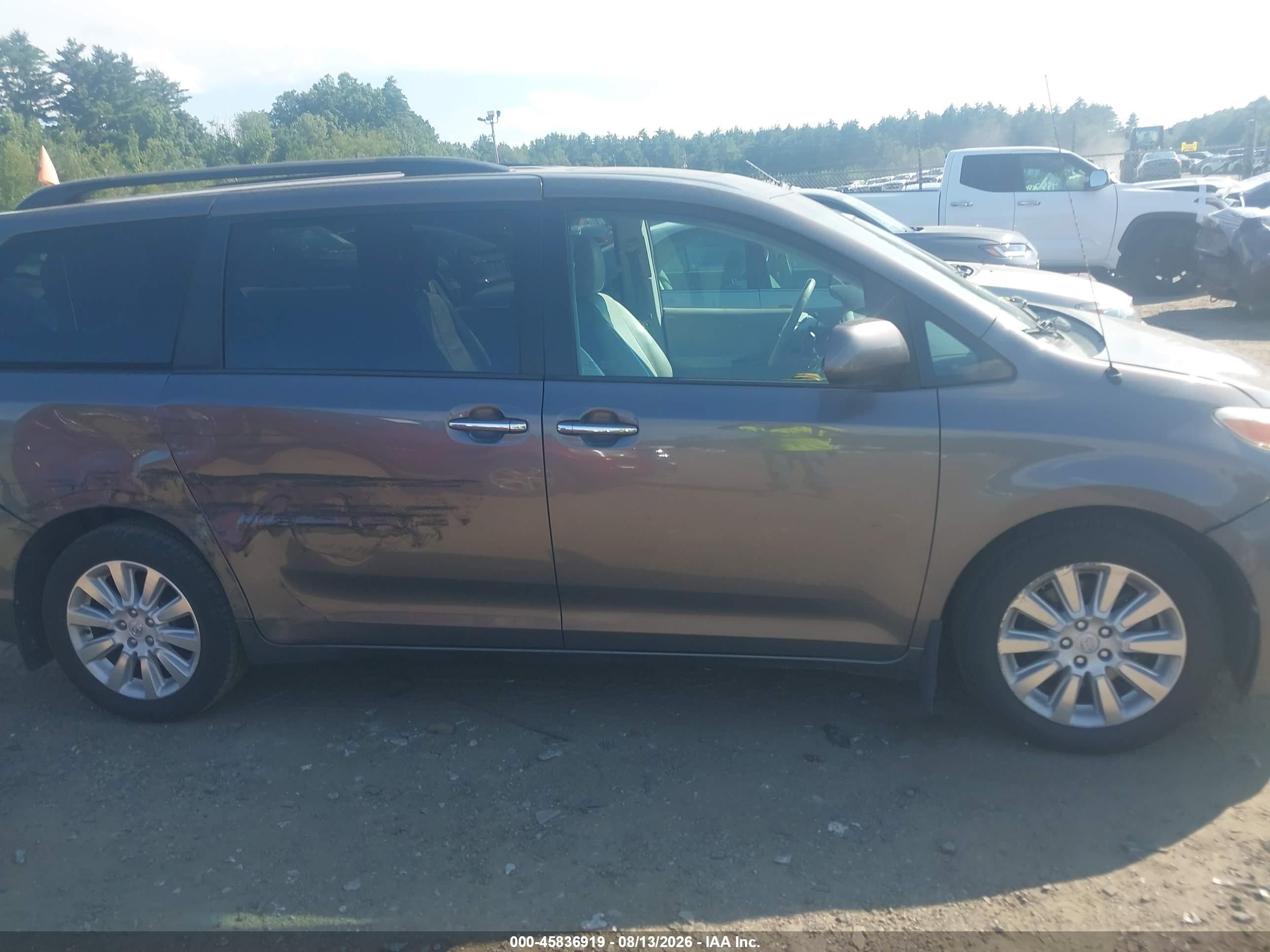 2014 Toyota Sienna Xle 7 Passenger Gold vin: 5TDDK3DC3ES086121