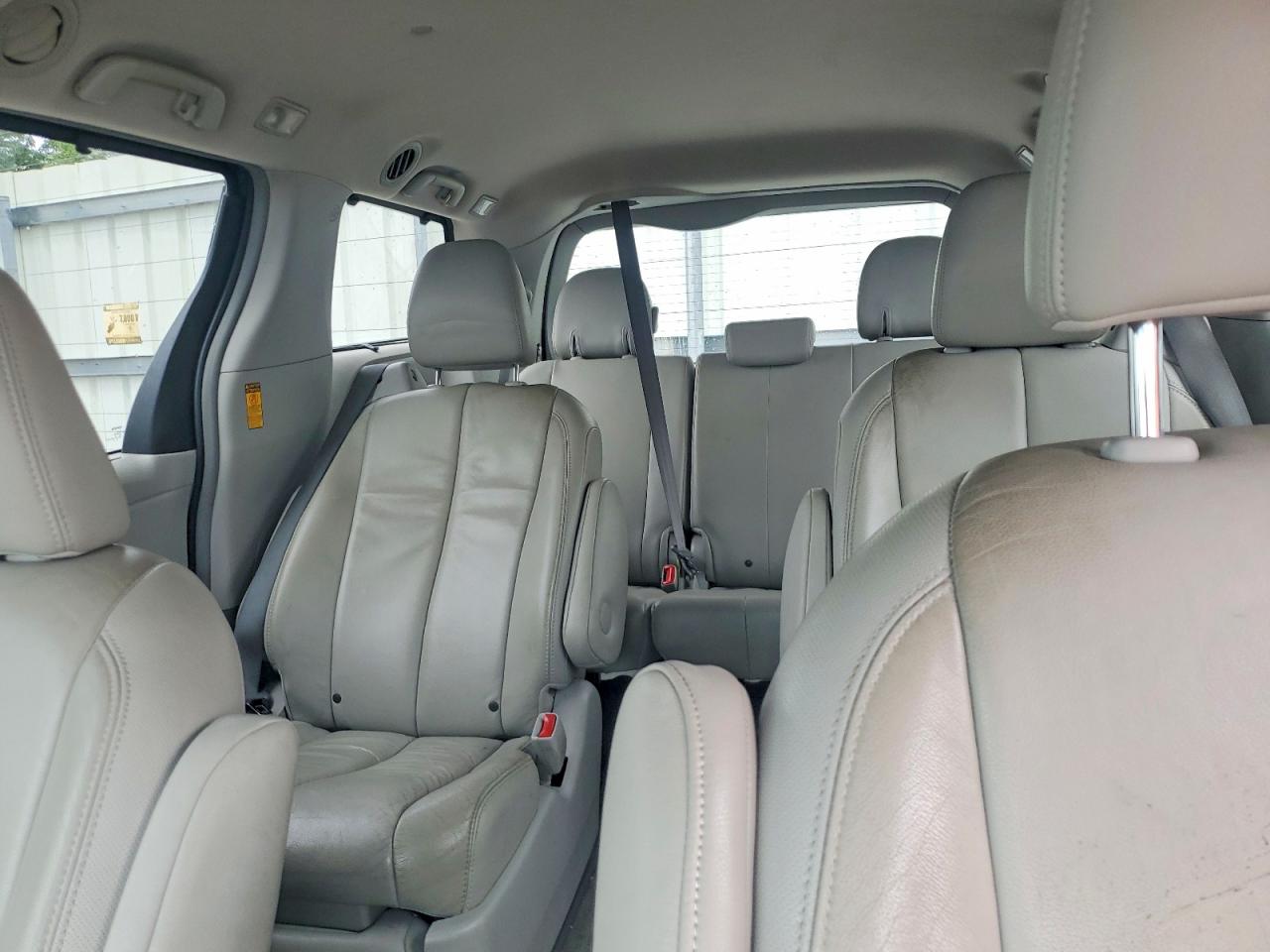2014 Toyota Sienna Xle 7-passenger Black vin: 5TDDK3DC3ES089407
