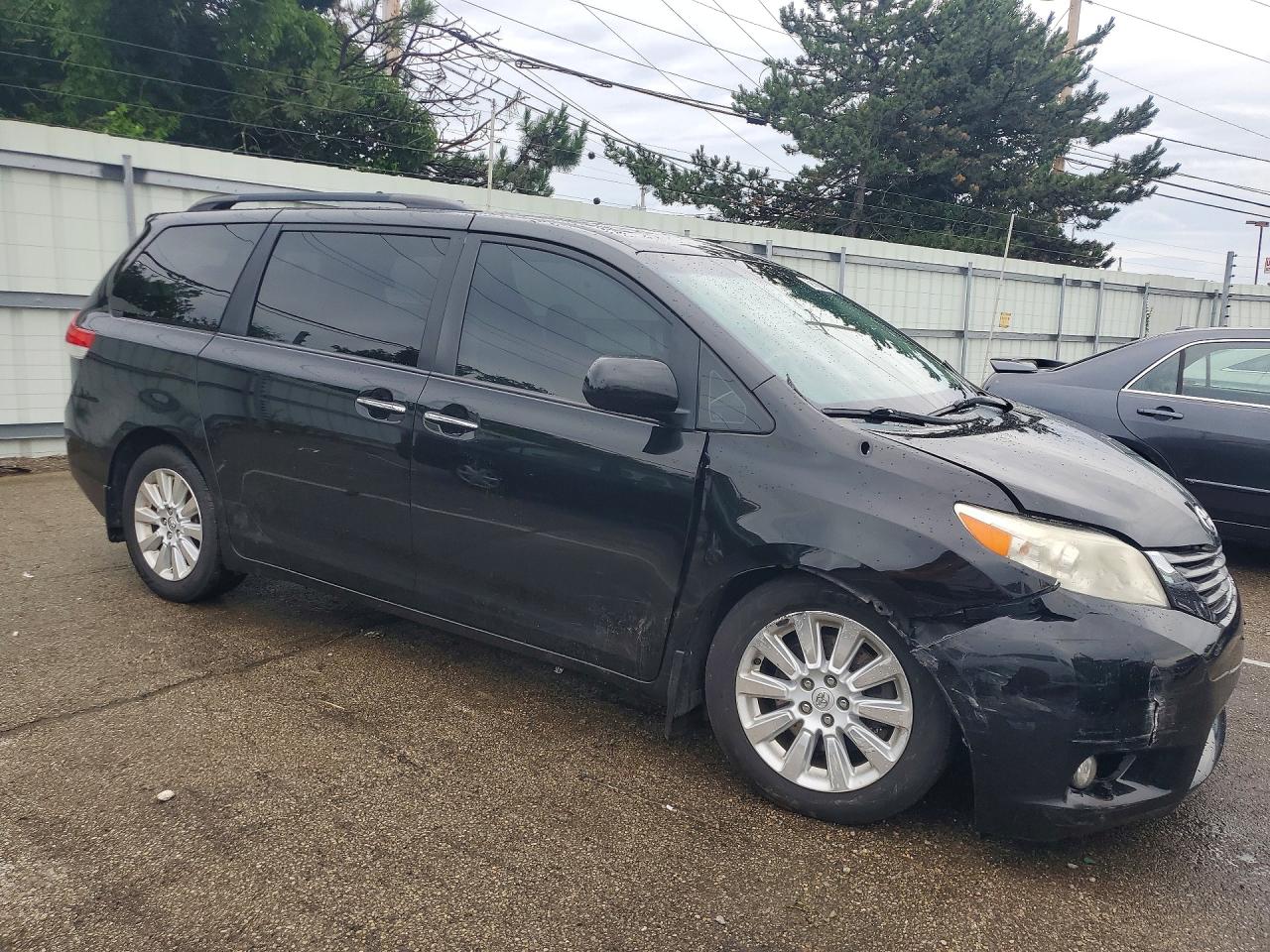 2014 Toyota Sienna Xle 7-passenger Black vin: 5TDDK3DC3ES089407