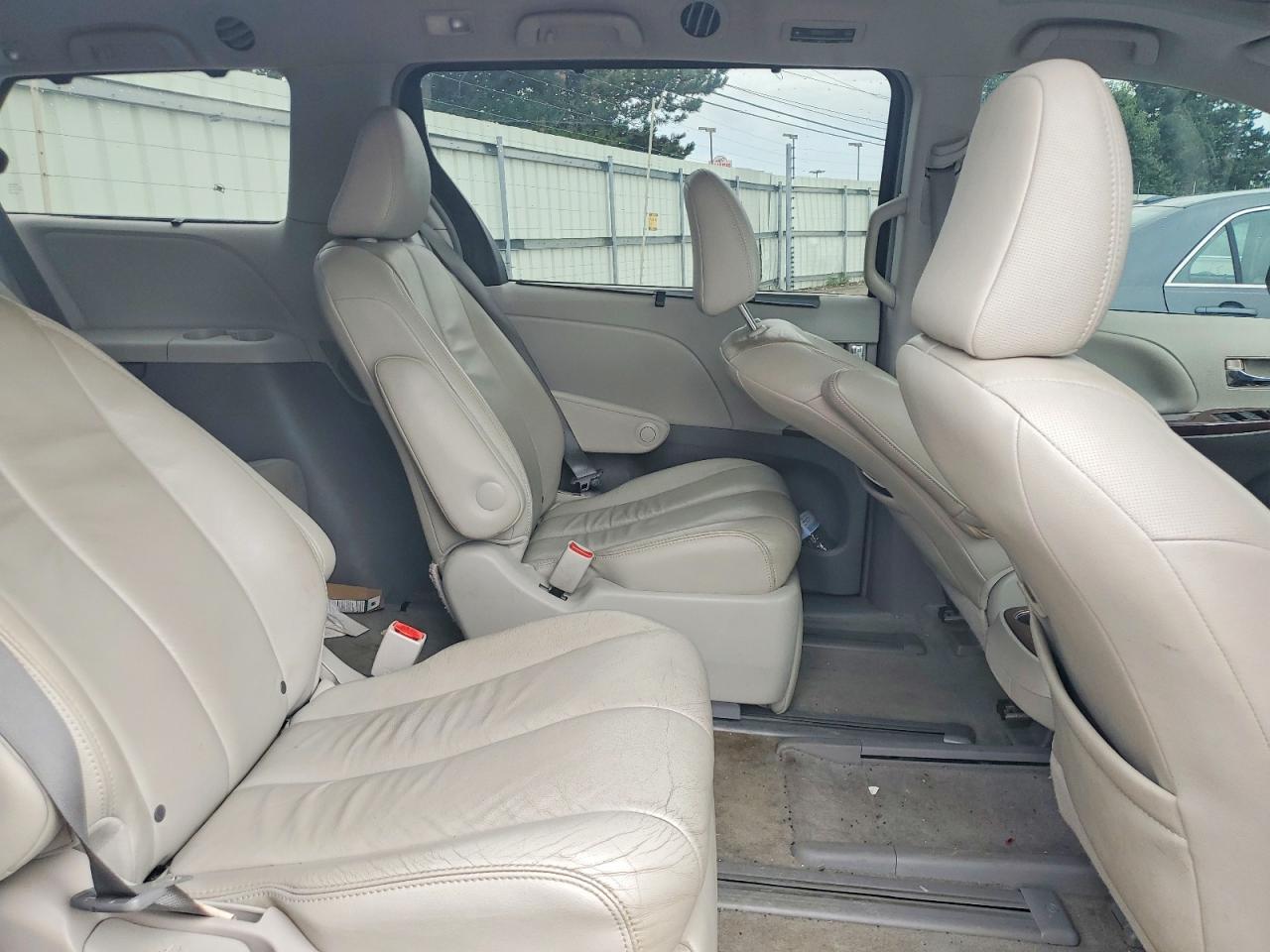2014 Toyota Sienna Xle 7-passenger Black vin: 5TDDK3DC3ES089407