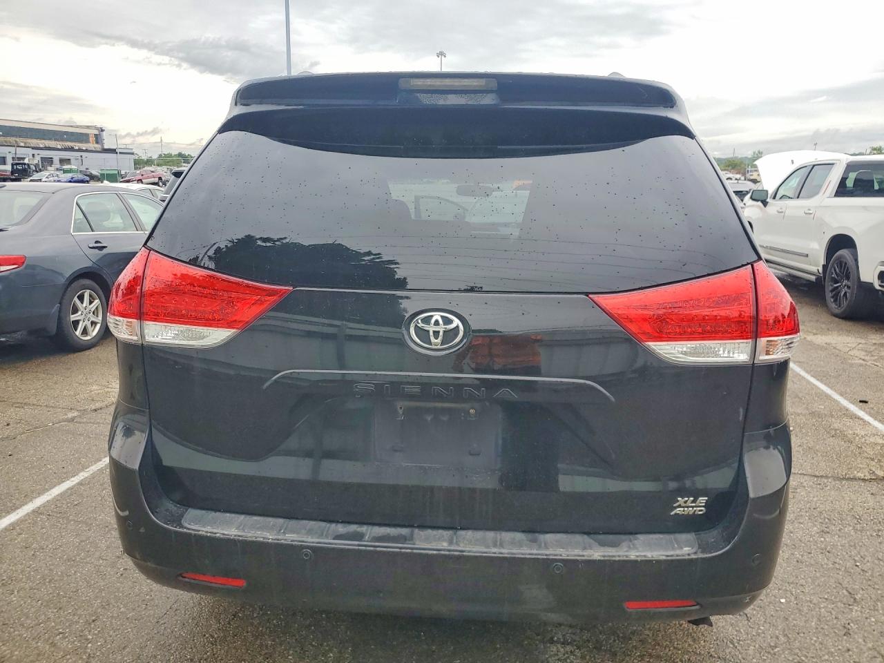 2014 Toyota Sienna Xle 7-passenger Black vin: 5TDDK3DC3ES089407