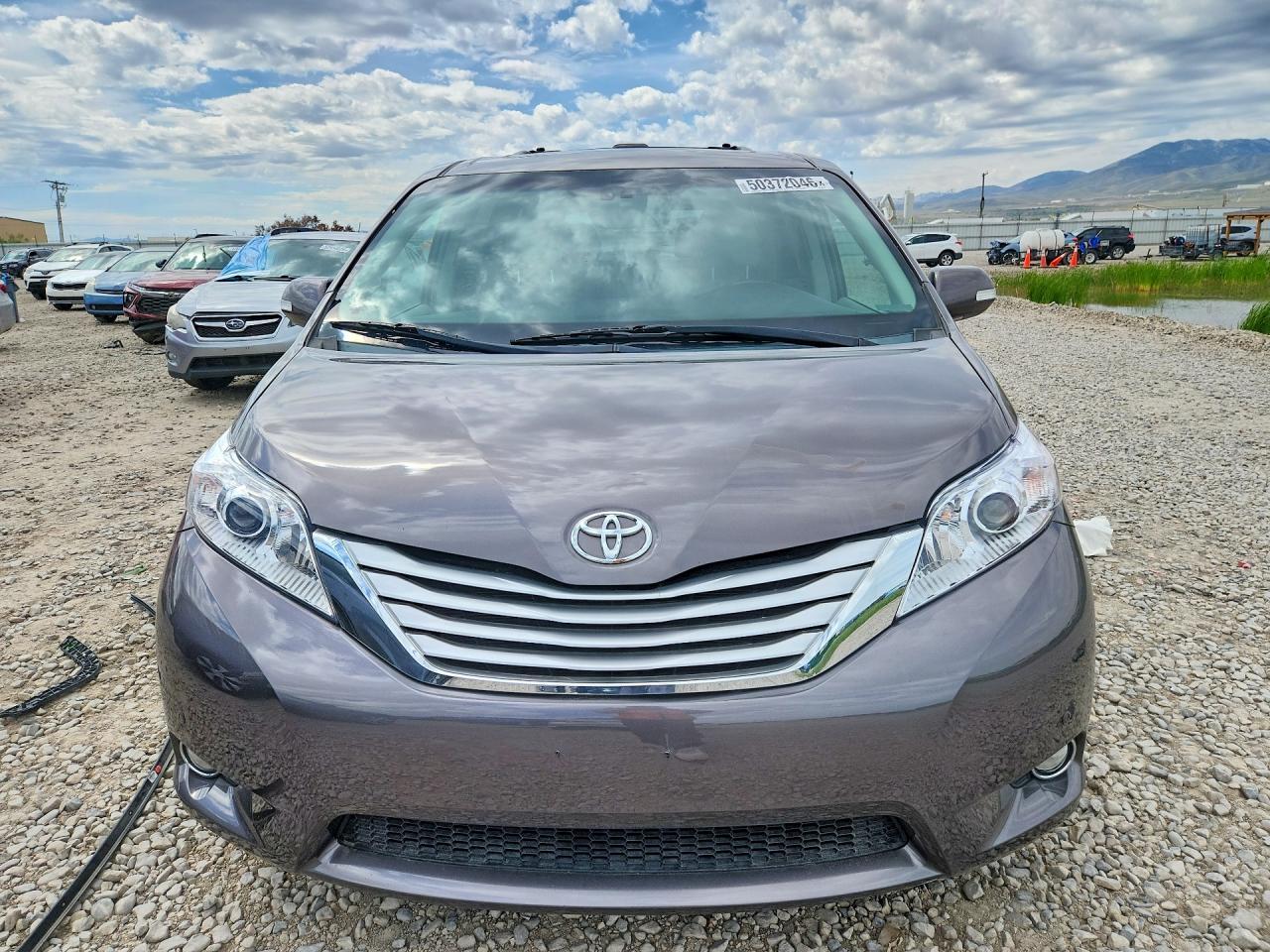 2014 Toyota Sienna Limited 7-passenger Silver vin: 5TDDK3DC3ES090718