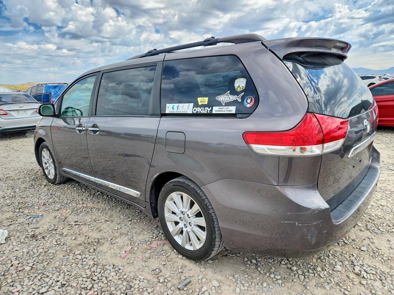2014 Toyota Sienna Limited 7-passenger Silver vin: 5TDDK3DC3ES090718