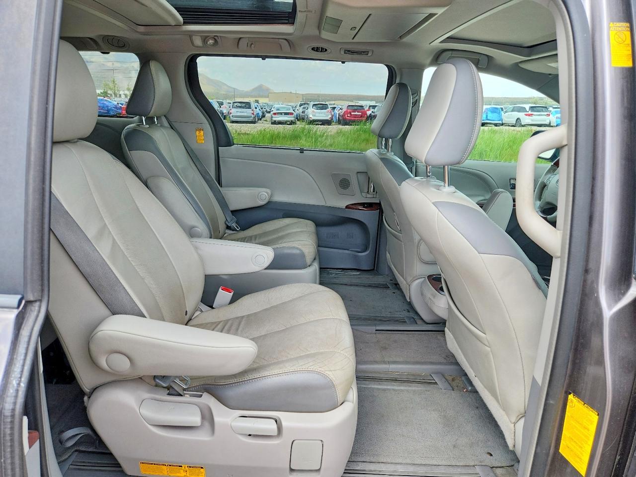 2014 Toyota Sienna Limited 7-passenger Silver vin: 5TDDK3DC3ES090718