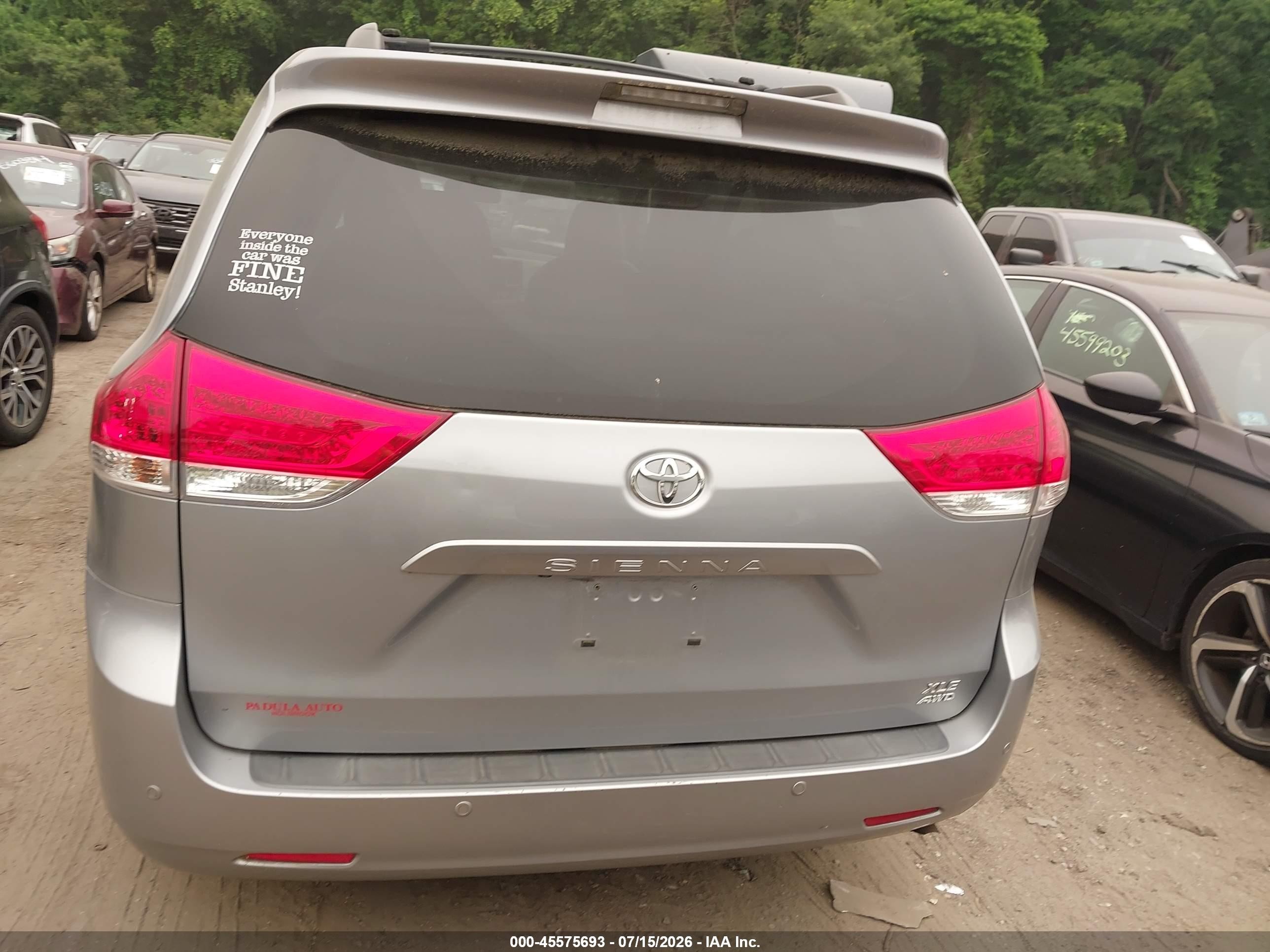 2014 Toyota Sienna Xle 7 Passenger Silver vin: 5TDDK3DC3ES093103