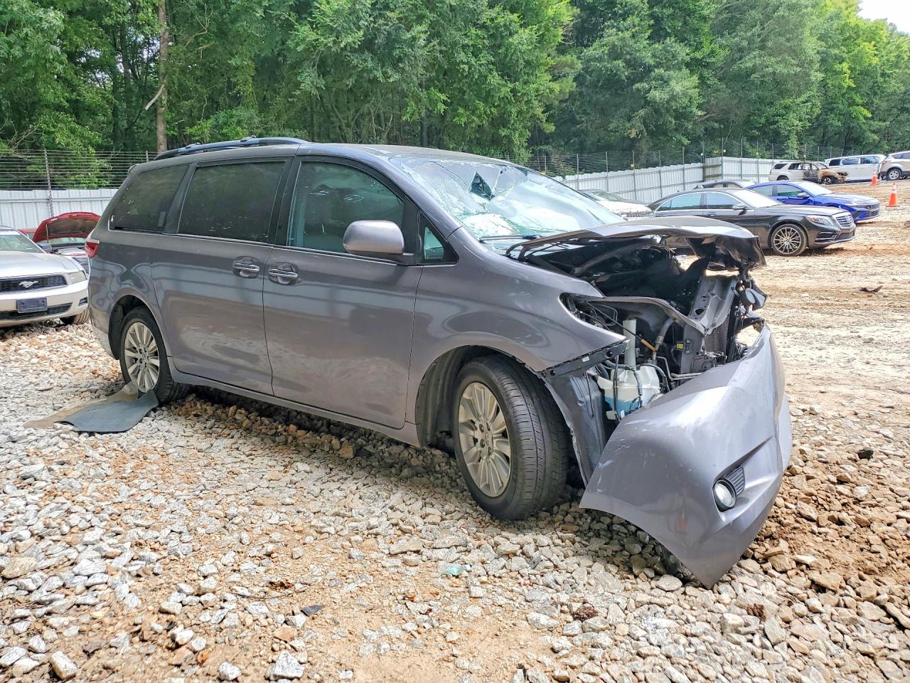 2015 Toyota Sienna Xle 7-passenger Gray vin: 5TDDK3DC3FS097668