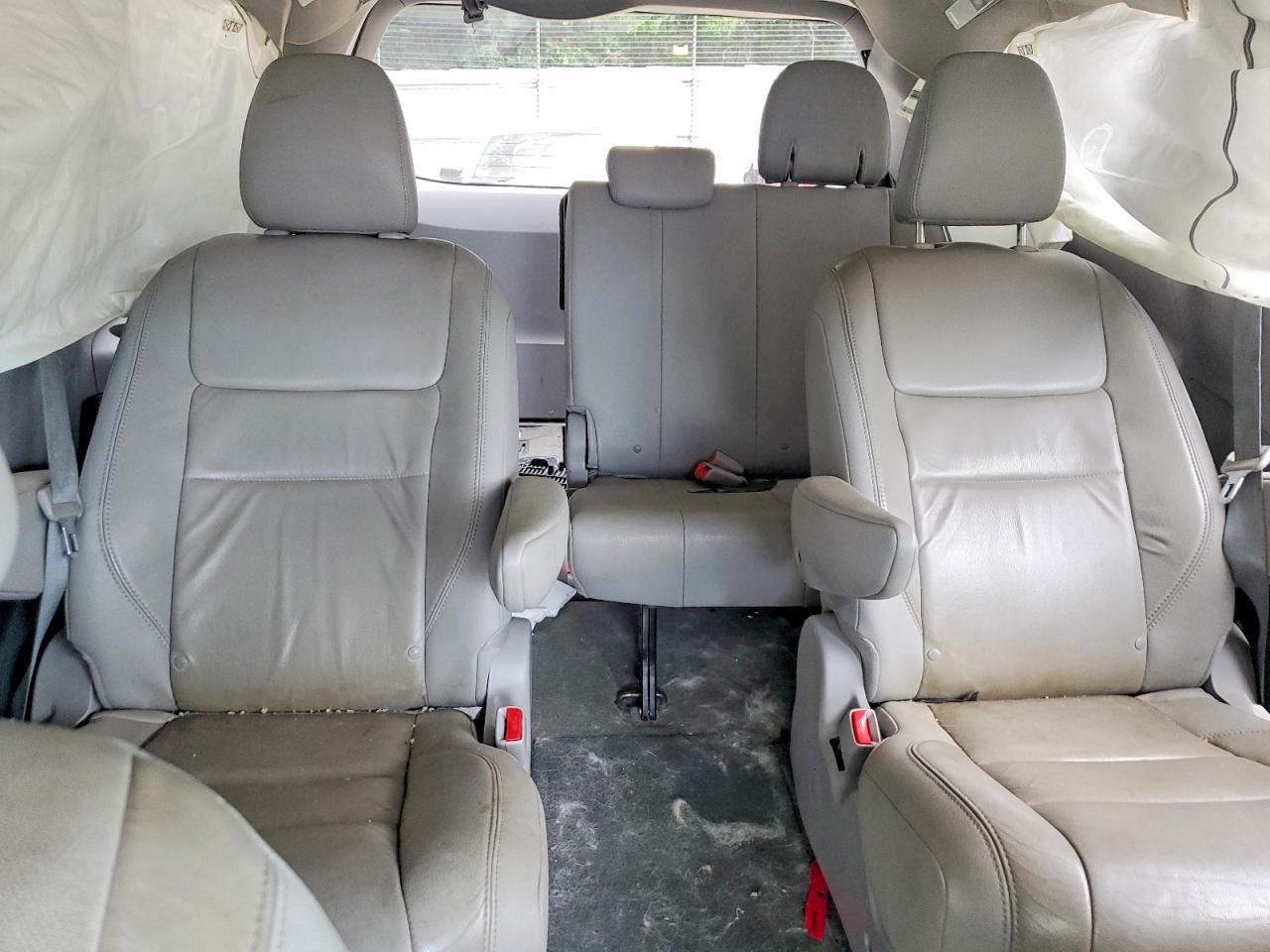 2015 Toyota Sienna Xle 7-passenger Gray vin: 5TDDK3DC3FS097668