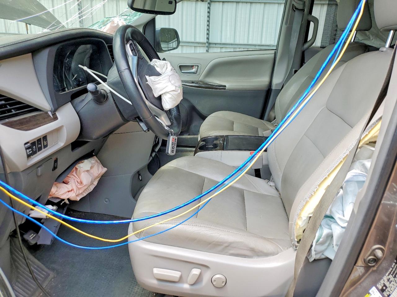 2015 Toyota Sienna Xle 7-passenger Gray vin: 5TDDK3DC3FS097668